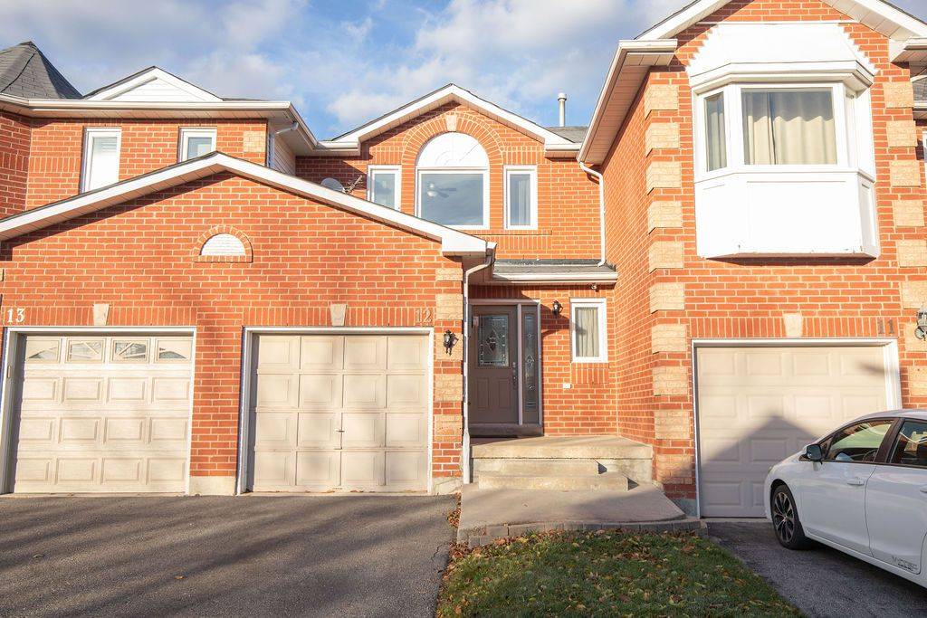 Oakville, ON L6H 6E2,2350 Grand Ravine DR #12