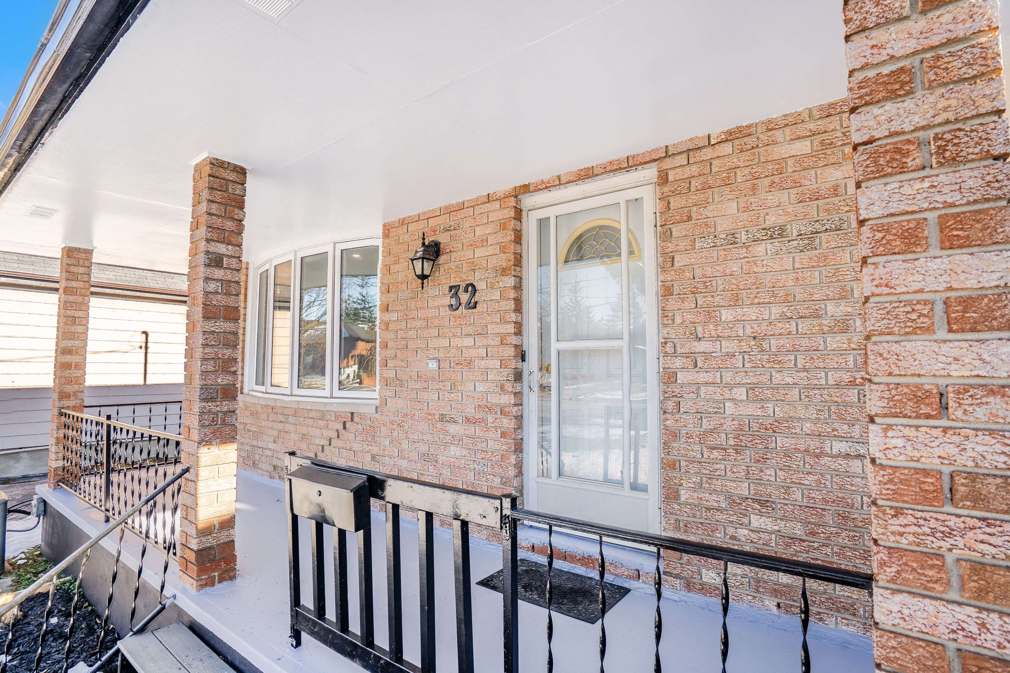 London East, ON N5Y 1G7,32 Empire ST