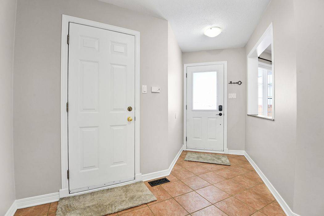 Hunt Club - South Keys And Area, ON K1T 3Z7,15 Fanterra WAY