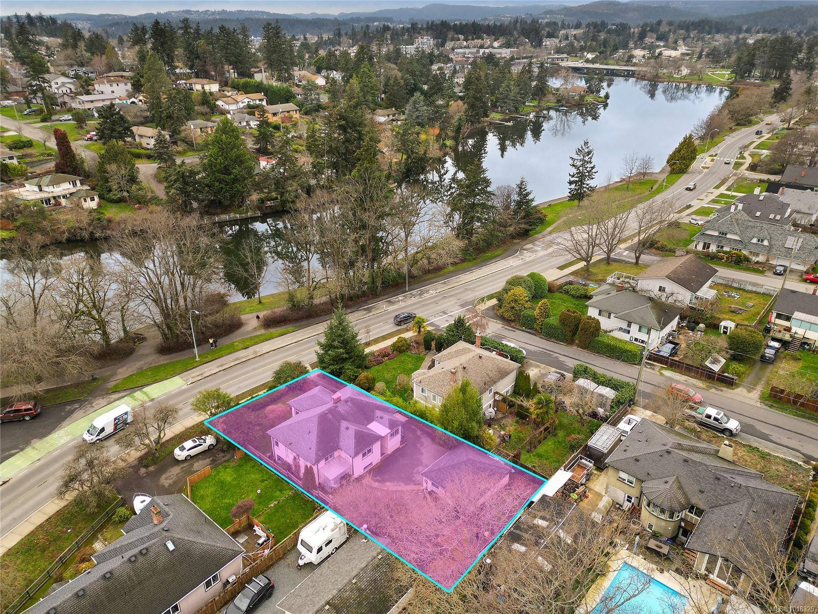 Saanich, BC V9A 1N6,746 Gorge Rd W