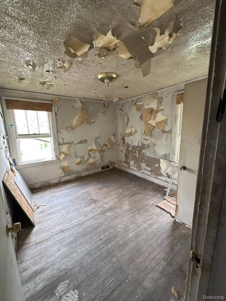 Detroit, MI 48227,15384 Lesure ST