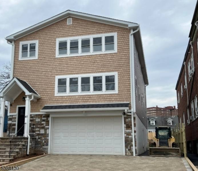 East Orange City, NJ 07017,45 Lincoln St