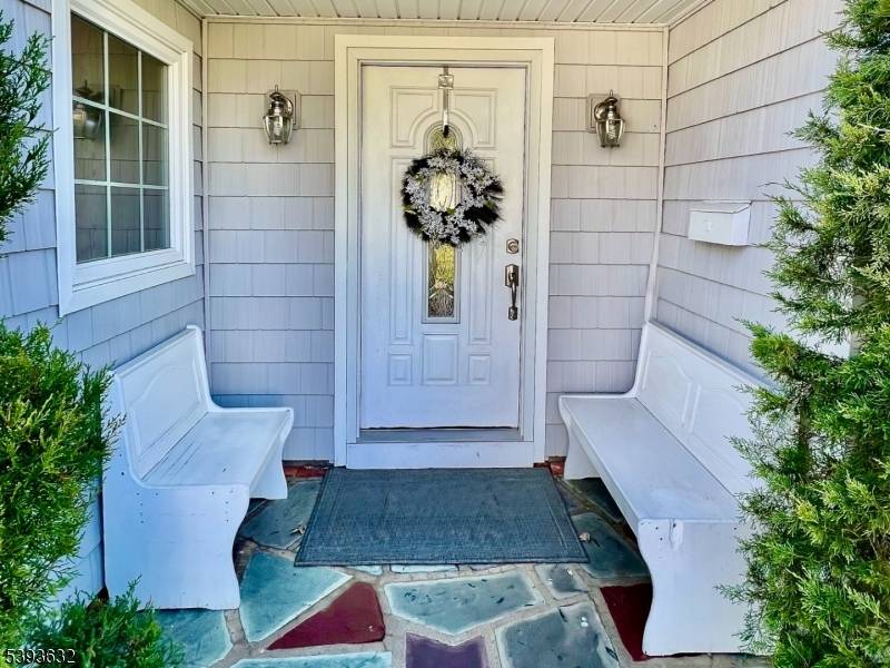 Emerson Boro, NJ 07630,15 Sullivan Dr