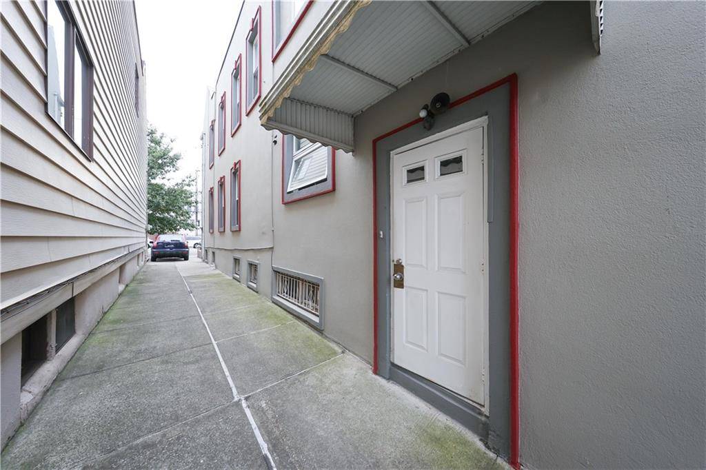 Brooklyn, NY 11228,1049 Bay Ridge Pkwy