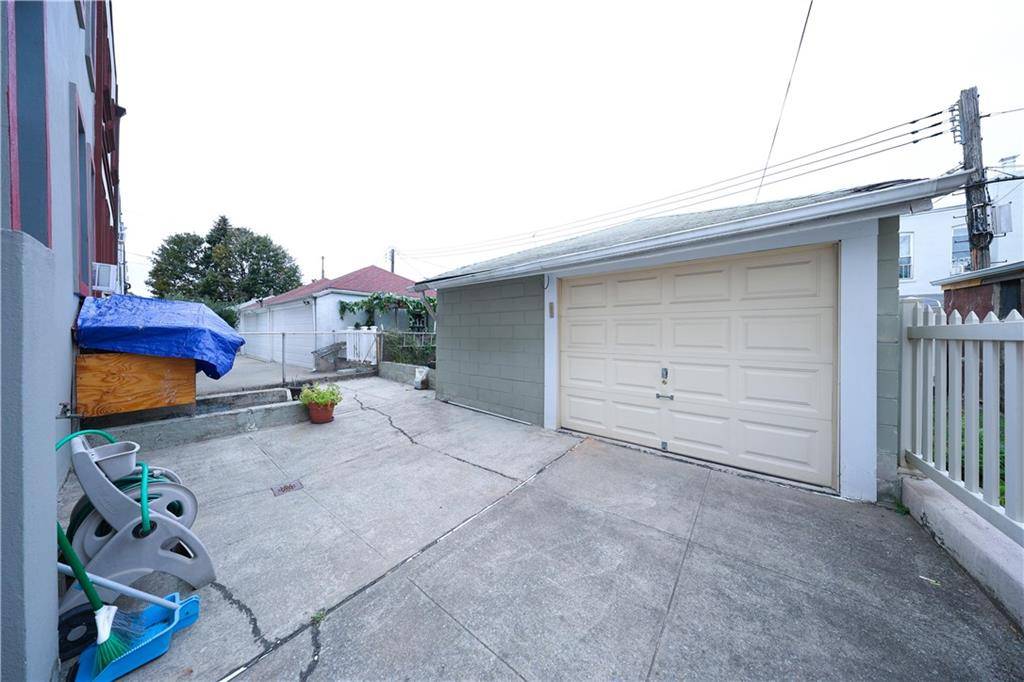 Brooklyn, NY 11228,1049 Bay Ridge Pkwy