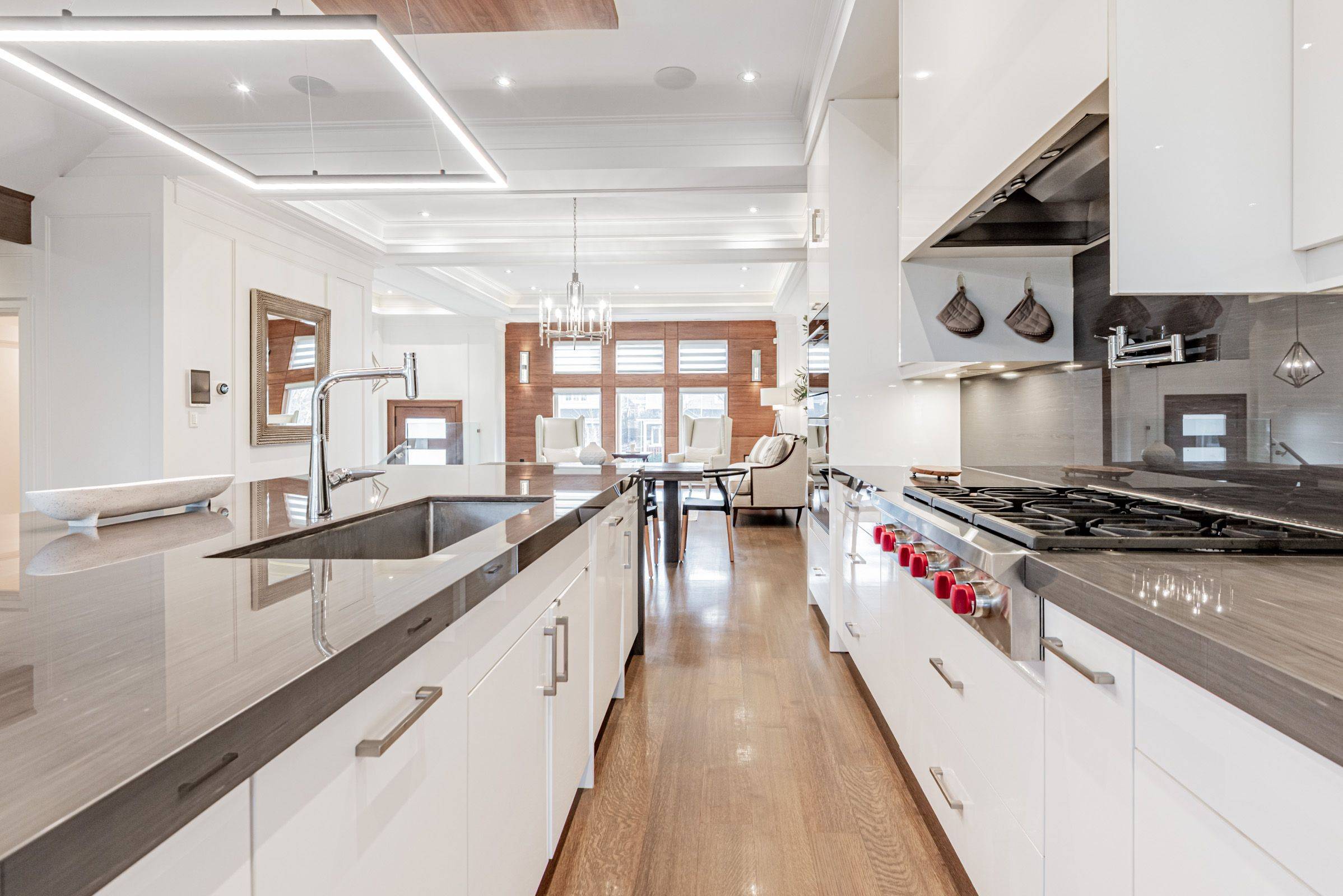 Toronto C04, ON M4N 2B2,200 Snowdon AVE