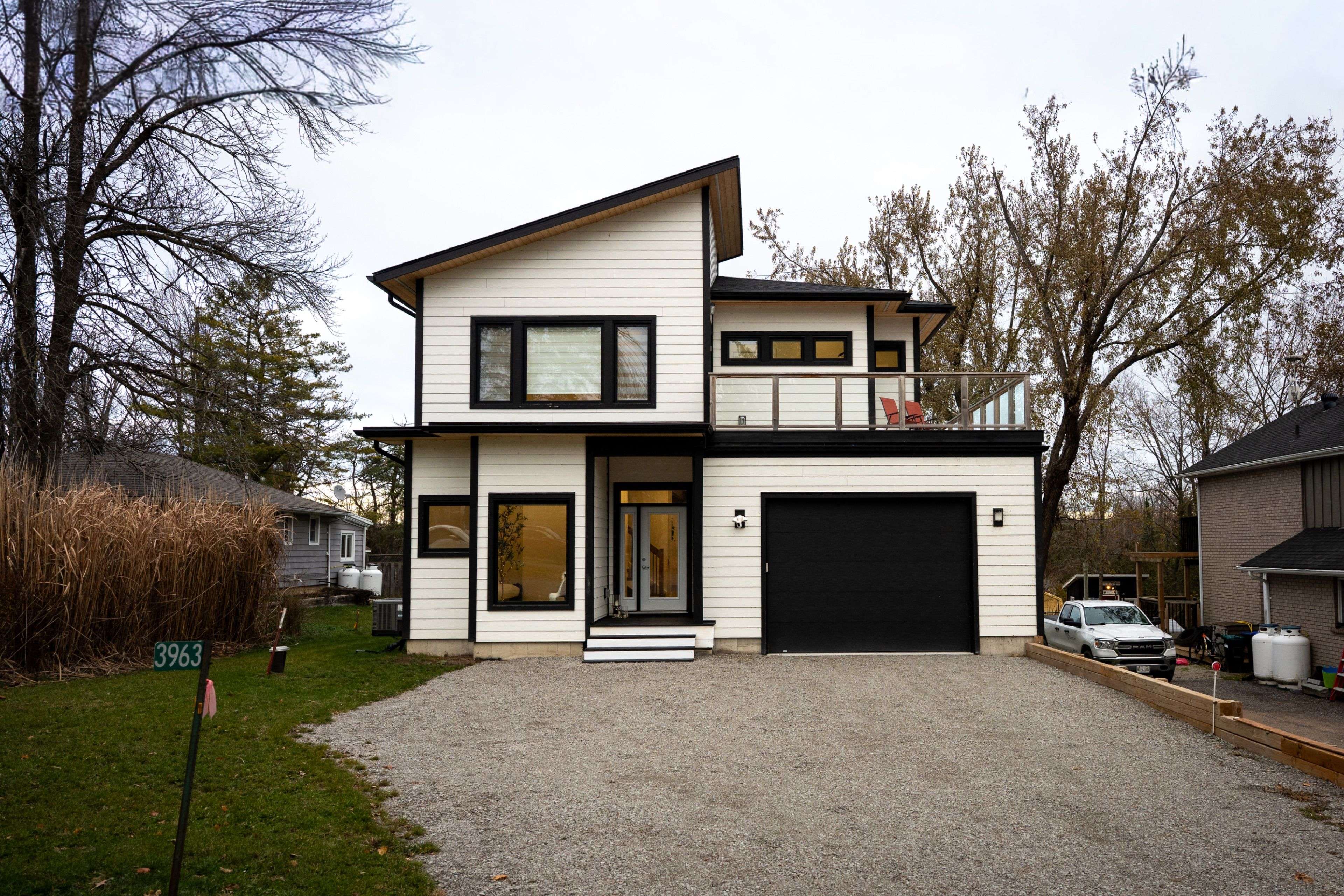 Ramara, ON L3V 0S2,3963 Hilltop RD