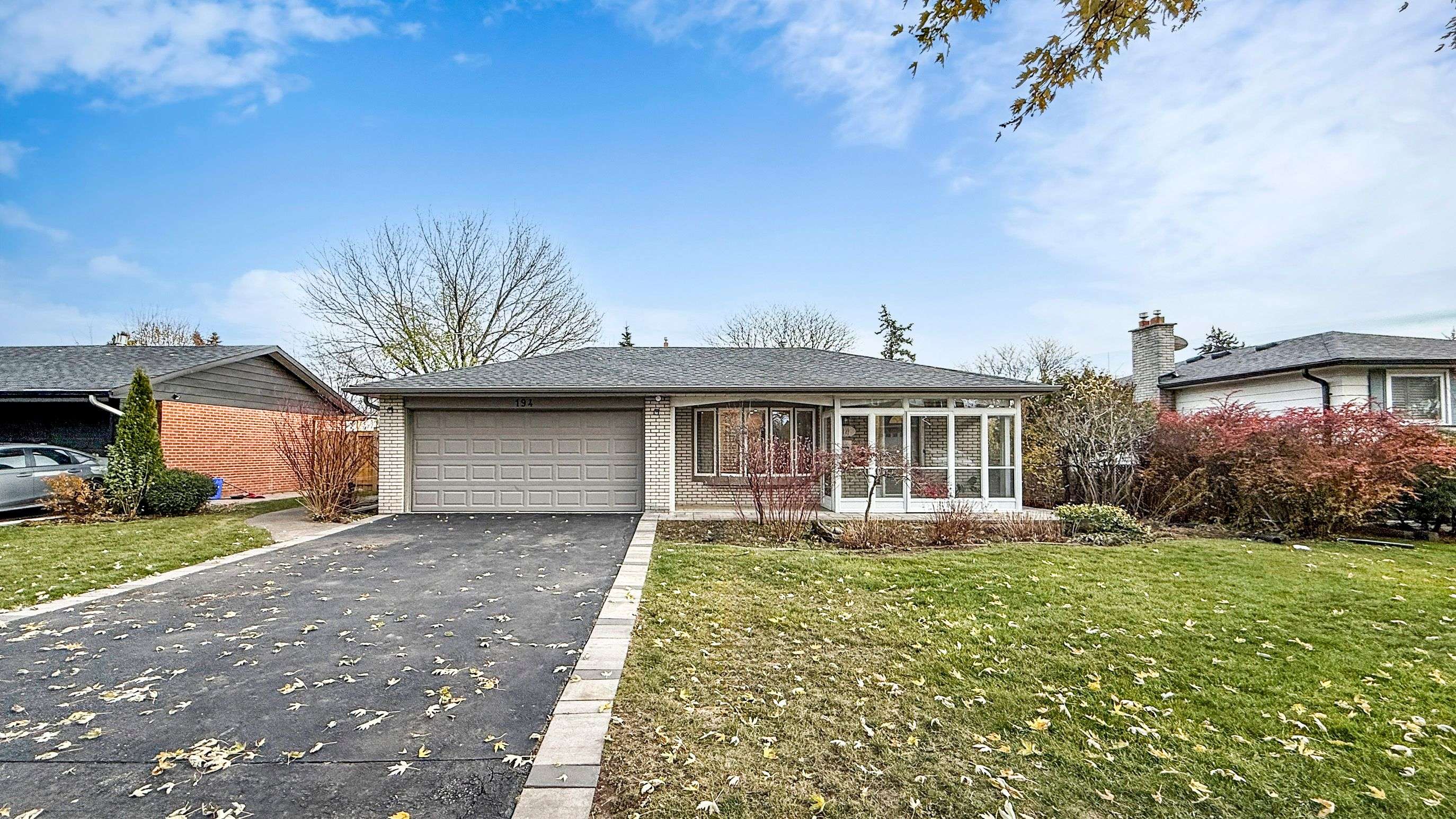 Oakville, ON L6H 1E4,194 Sewell DR
