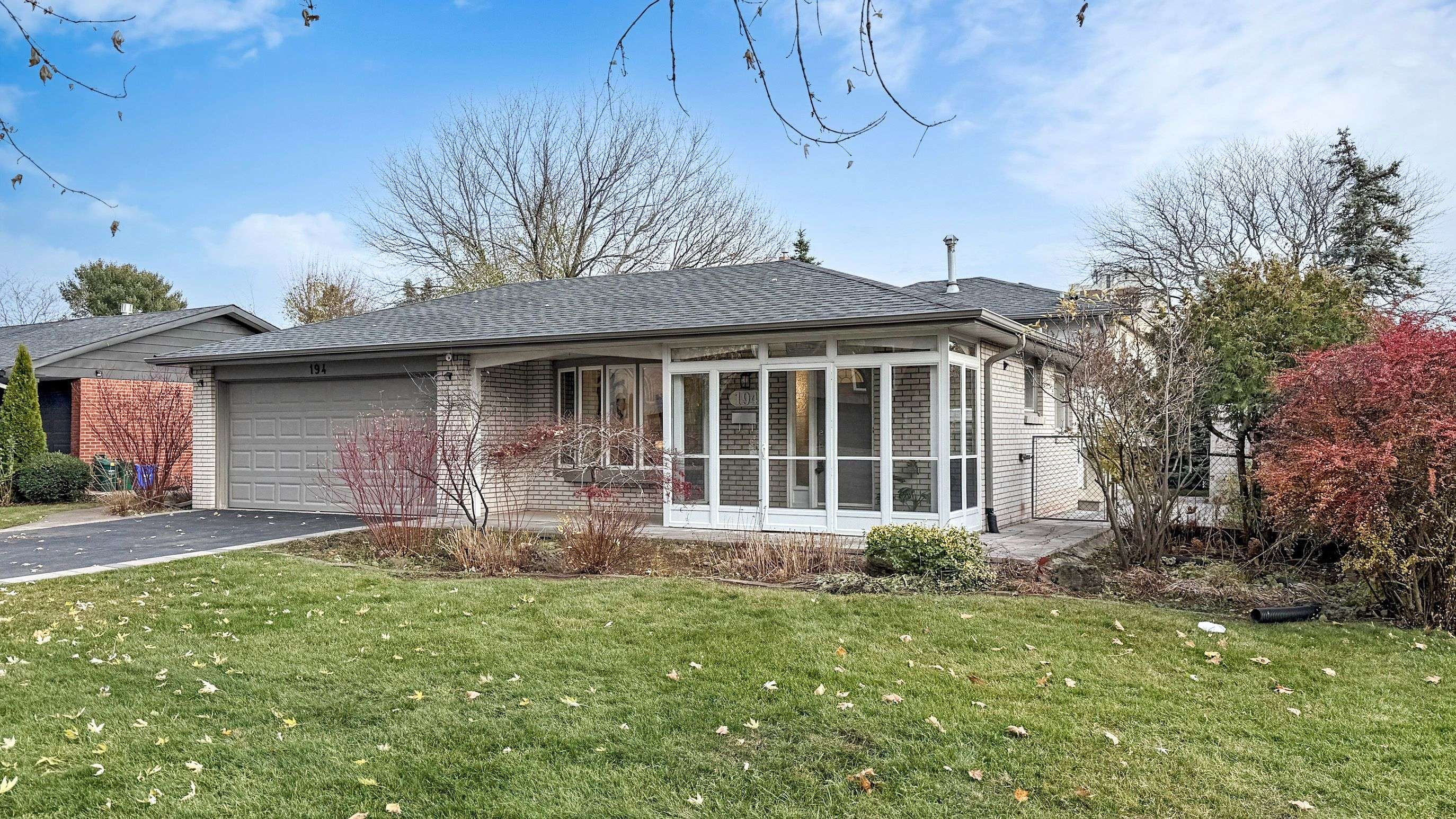 Oakville, ON L6H 1E4,194 Sewell DR