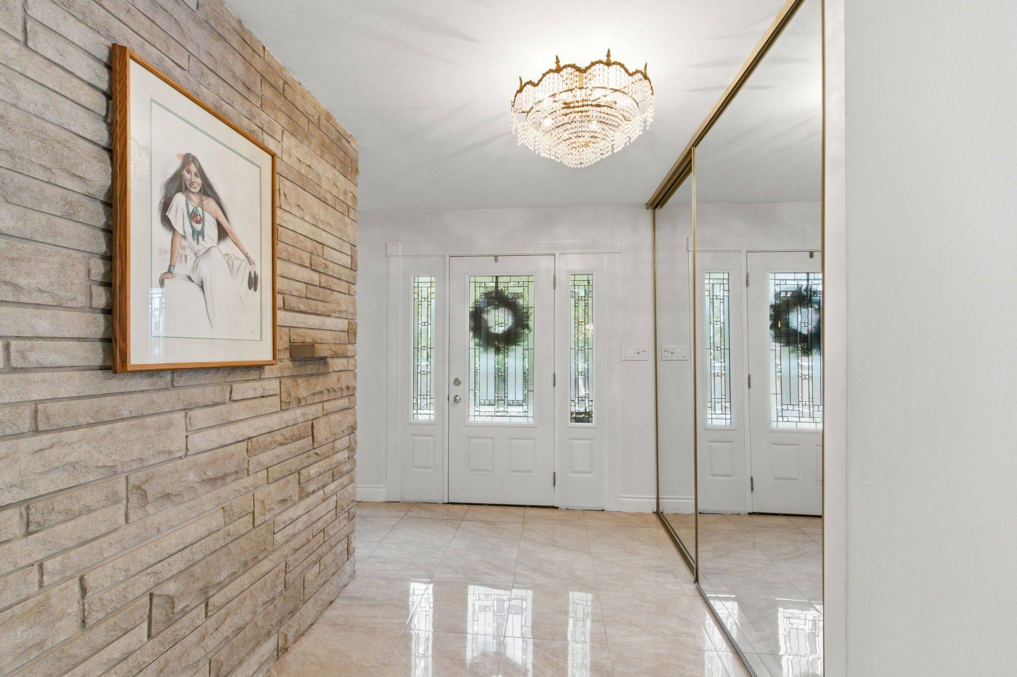 Hamilton, ON L8S 2R5,16 Freeland CT