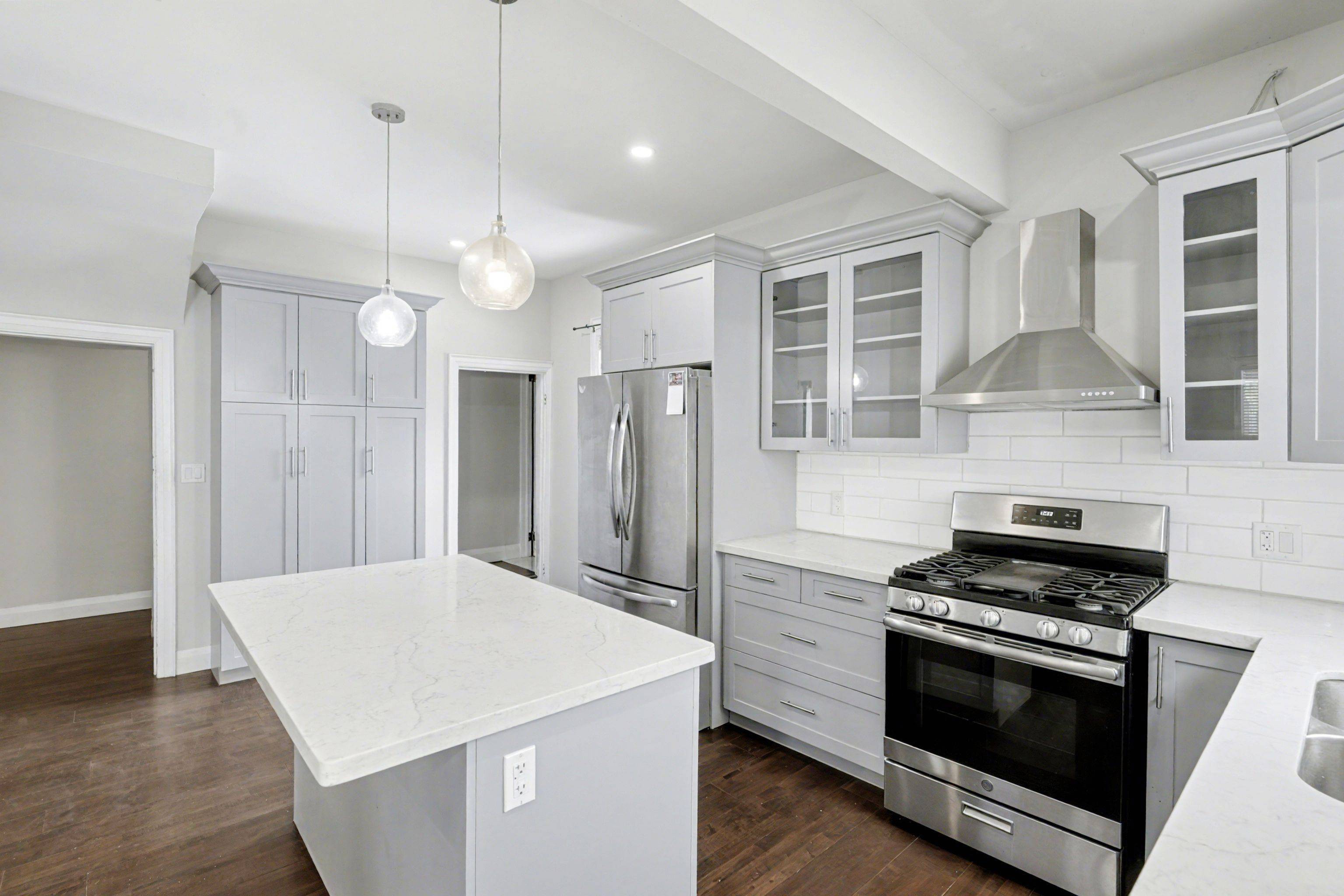 Hamilton, ON L8L 7E7,165 Cavell AVE