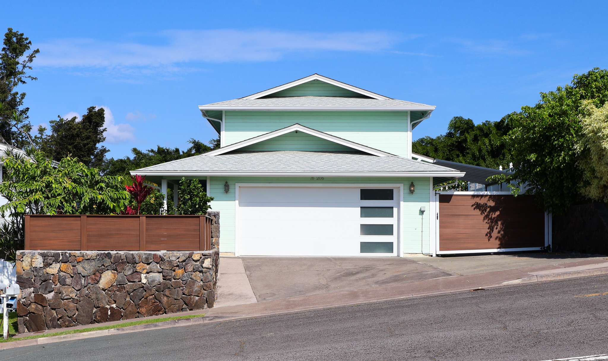 Kailua-kona, HI 96740,76-206 KEALOHA ST #2A