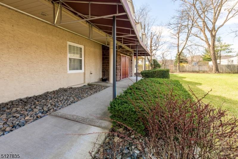 Pequannock Twp., NJ 07444,913 State Rt 23