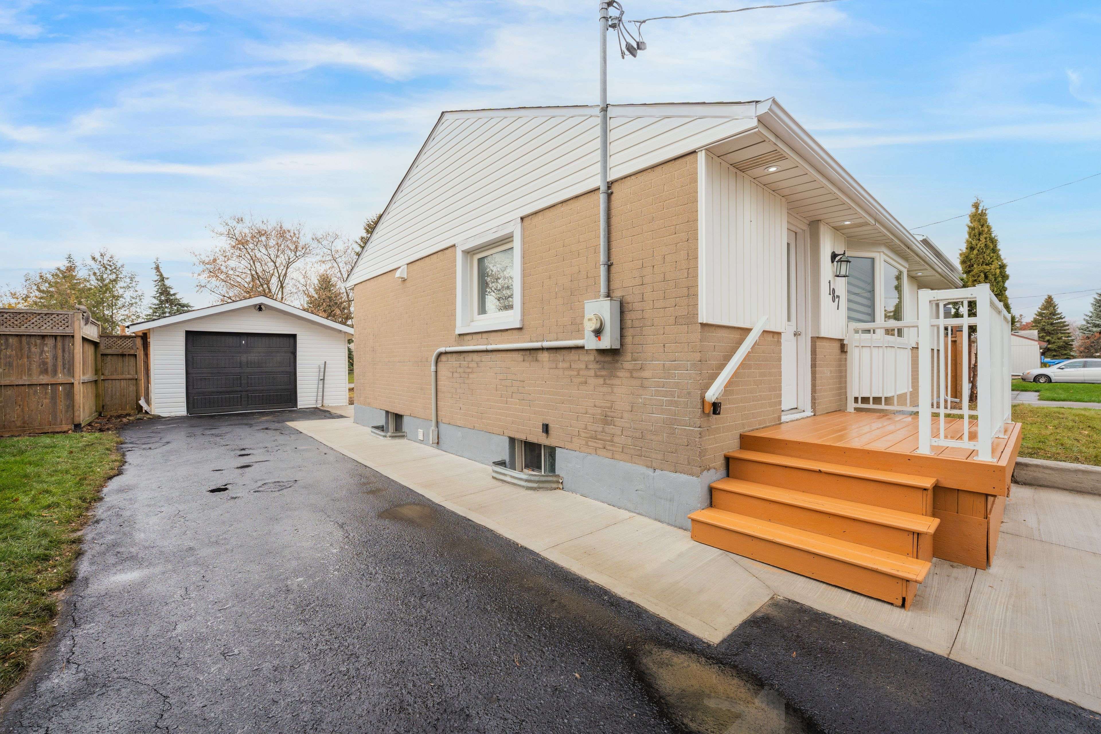 Caledon, ON L7E 4X2,187 Martha CRES