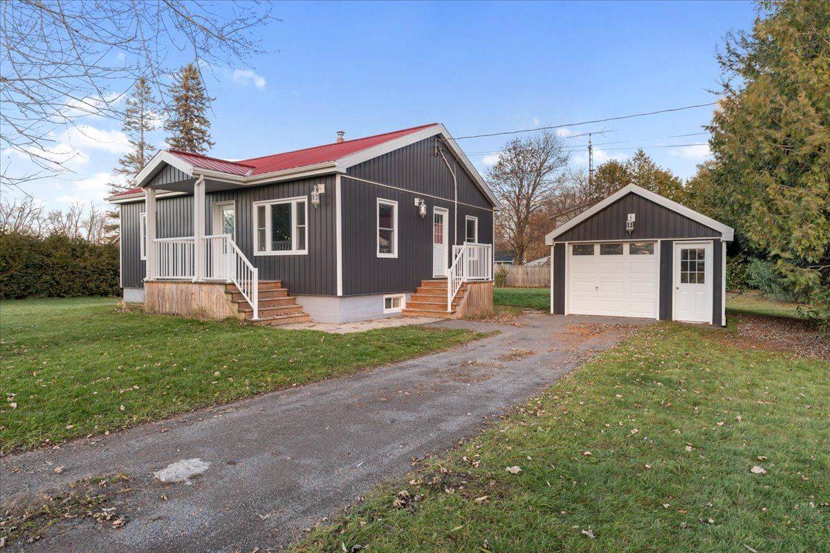 Quinte West, ON K8V 5P5,100 Whites RD