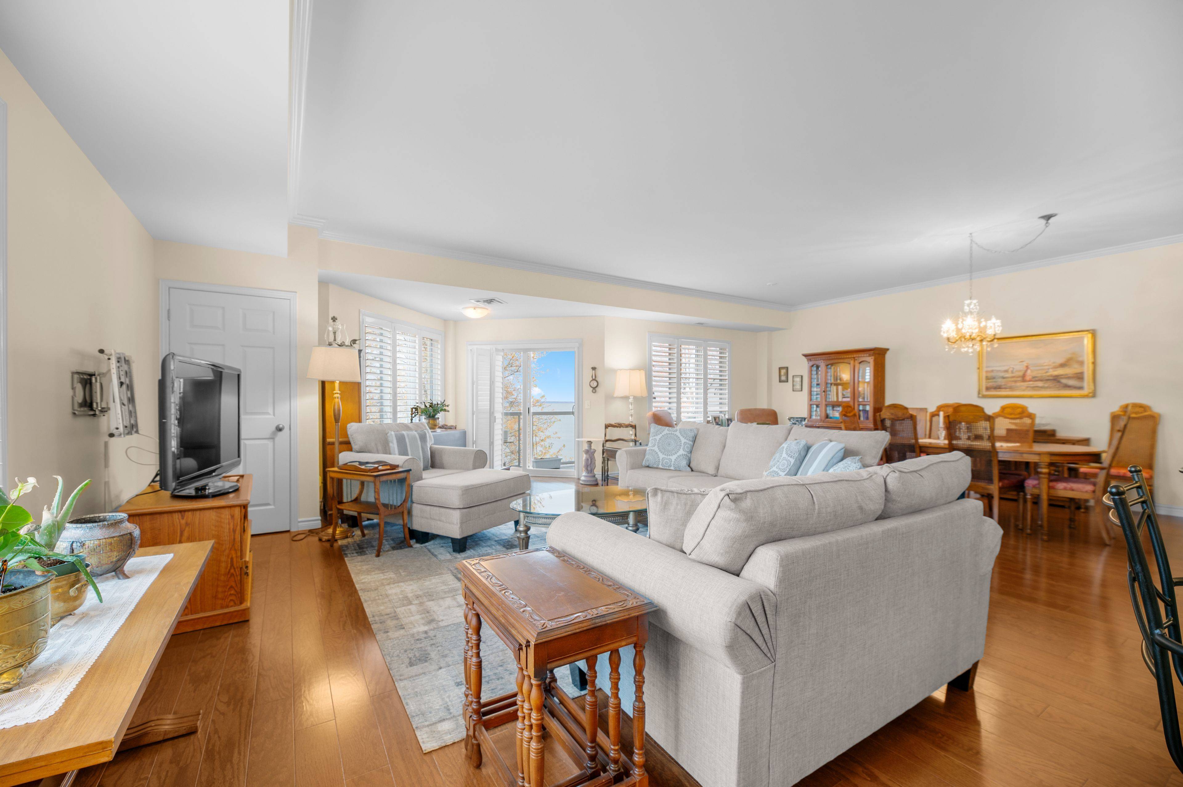 North Bay, ON P1A 2E5,533 LAKESHORE DR #404