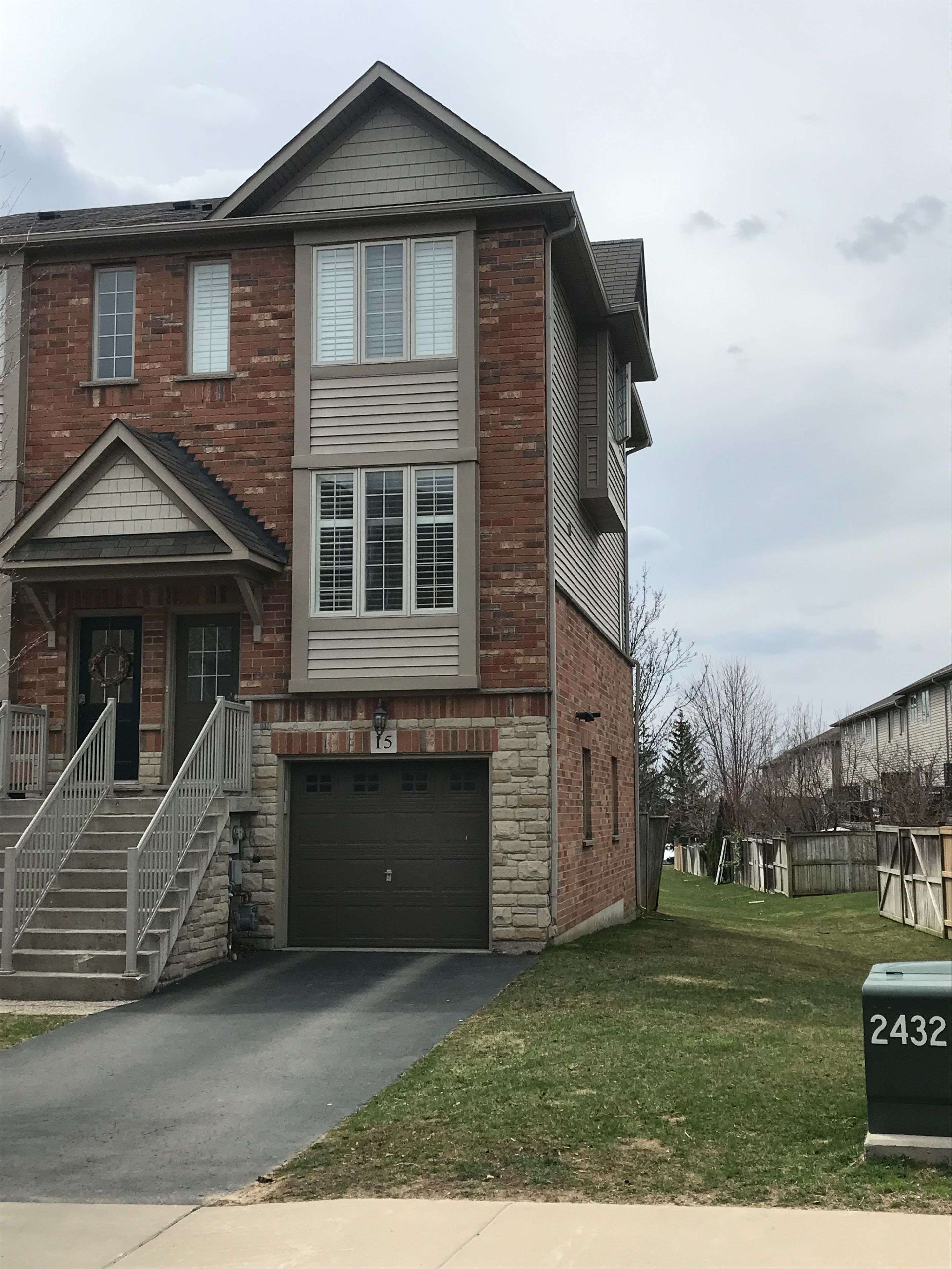 Hamilton, ON L9G 0A5,15 CHAPMAN LN