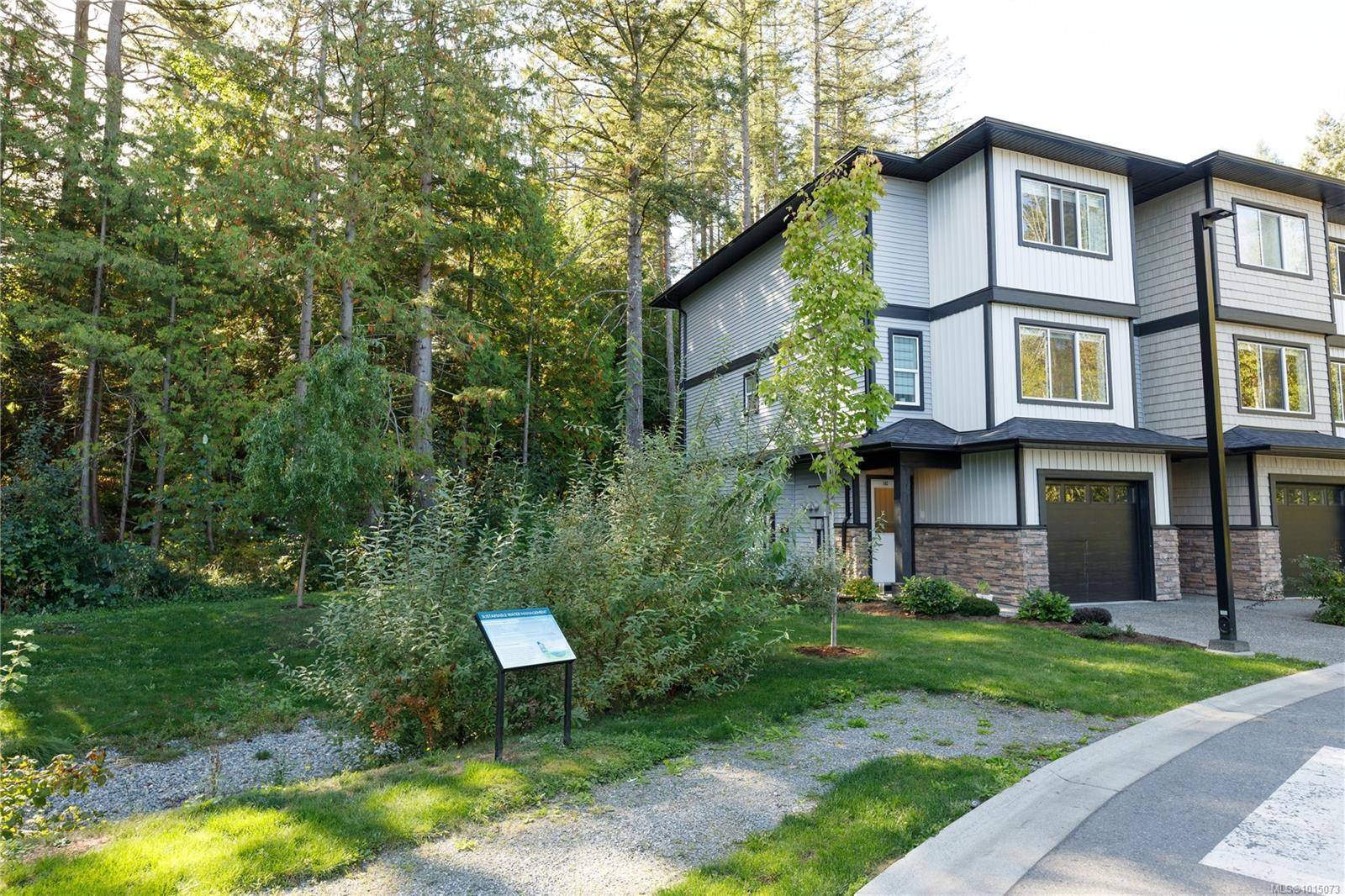 Nanaimo, BC V9R 0L4,600 Ninth St #102