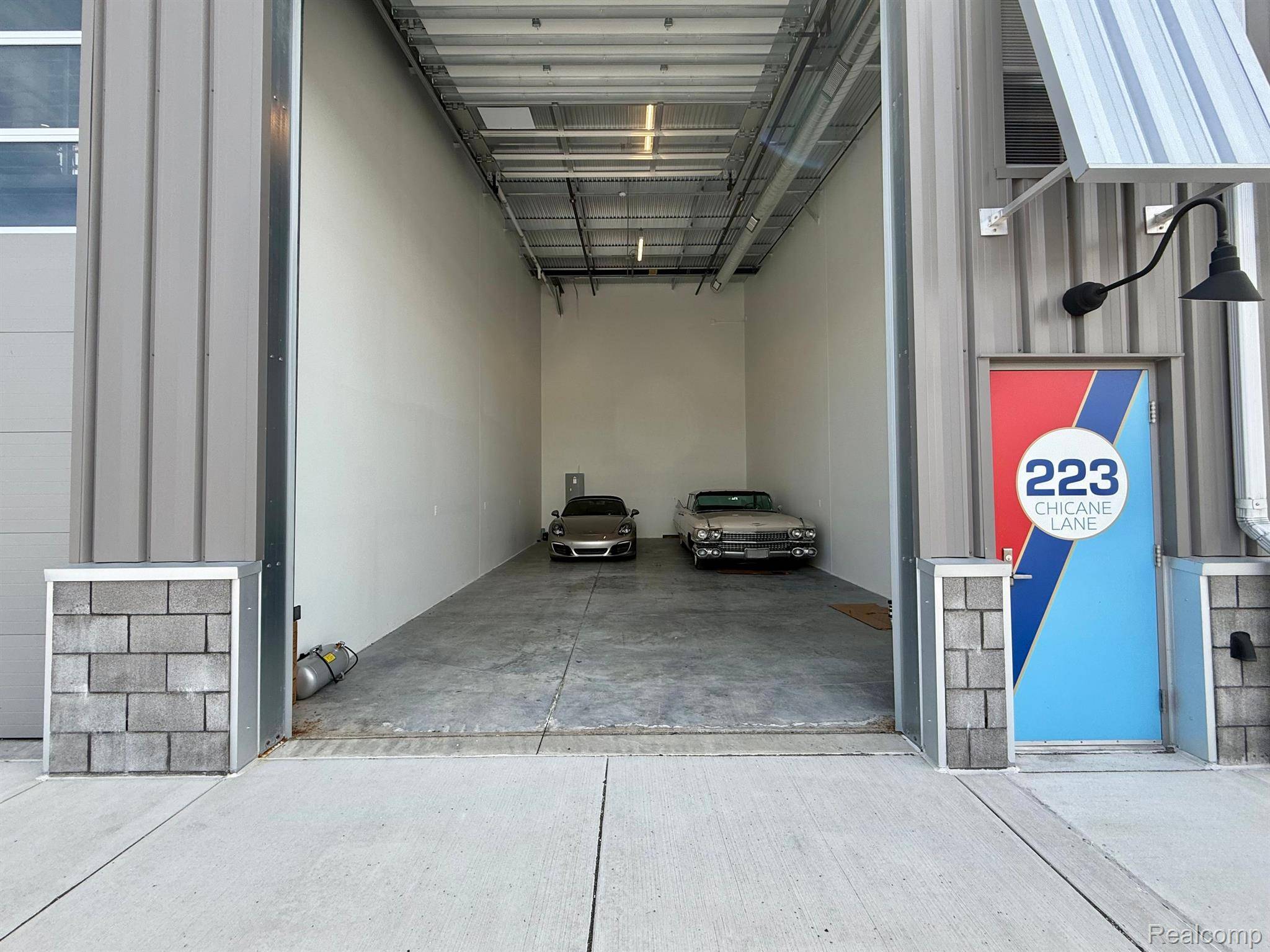 Pontiac, MI 48341,223 CHICANE LN