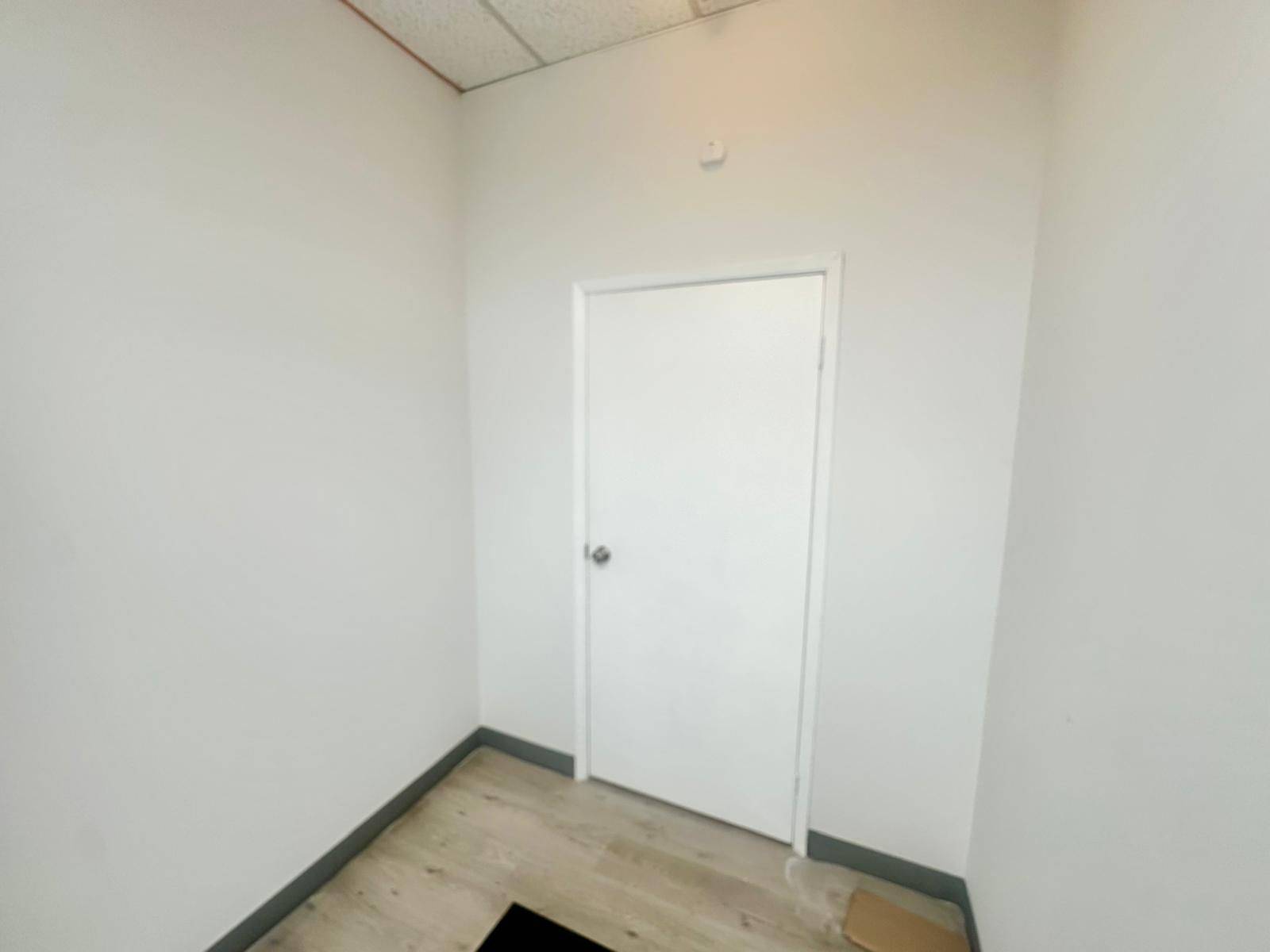 Toronto E07, ON M1S 4A9,2360 Midland AVE #28