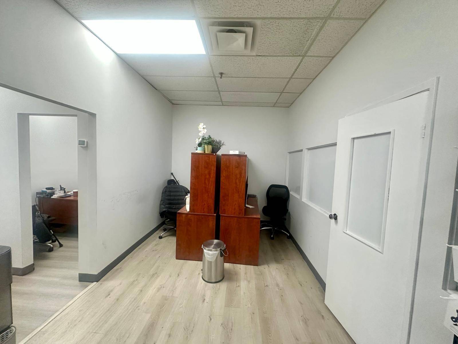 Toronto E07, ON M1S 4A9,2360 Midland AVE #28