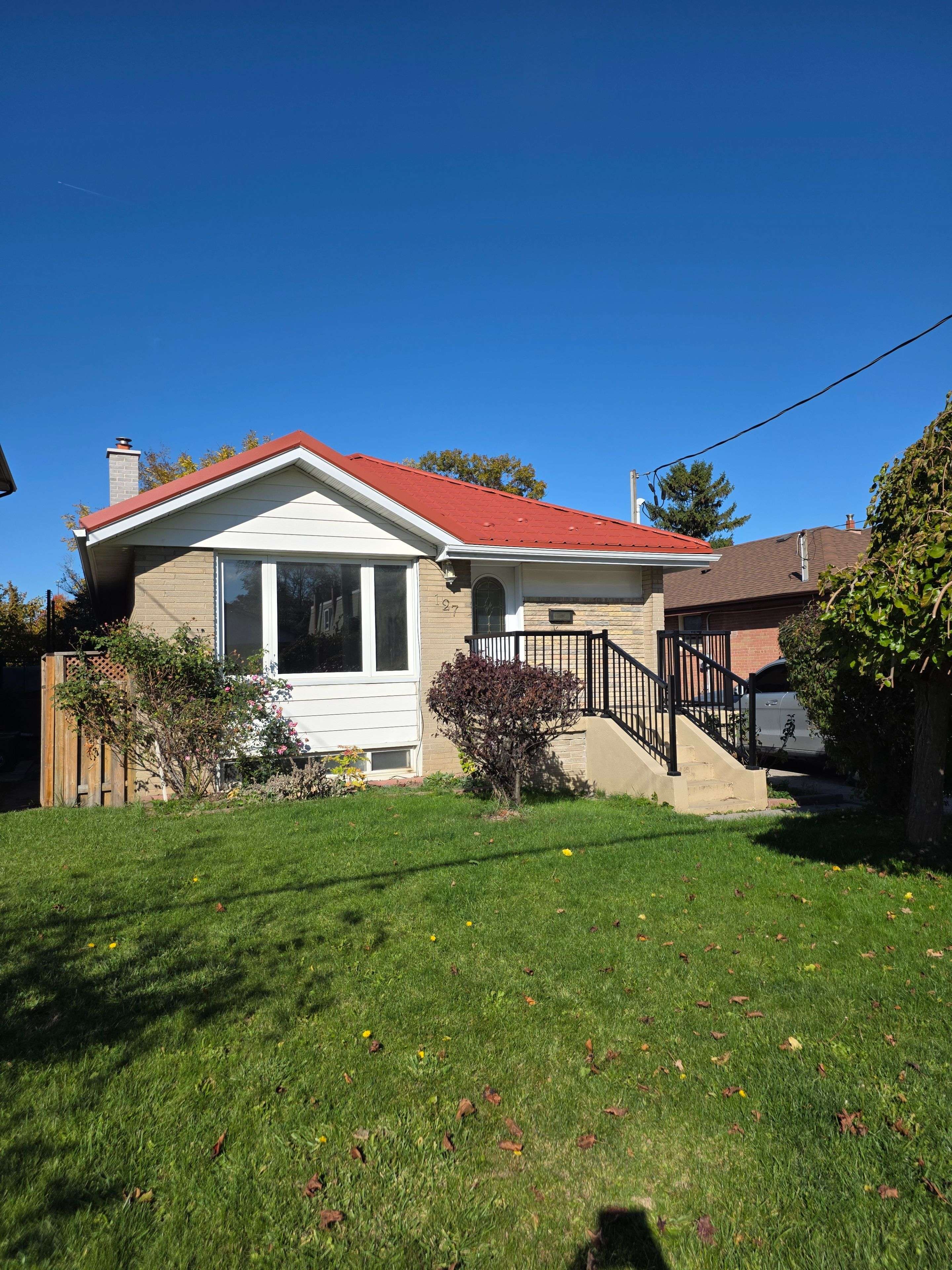 Toronto E04, ON M1R 4W2,127 Budea CRES