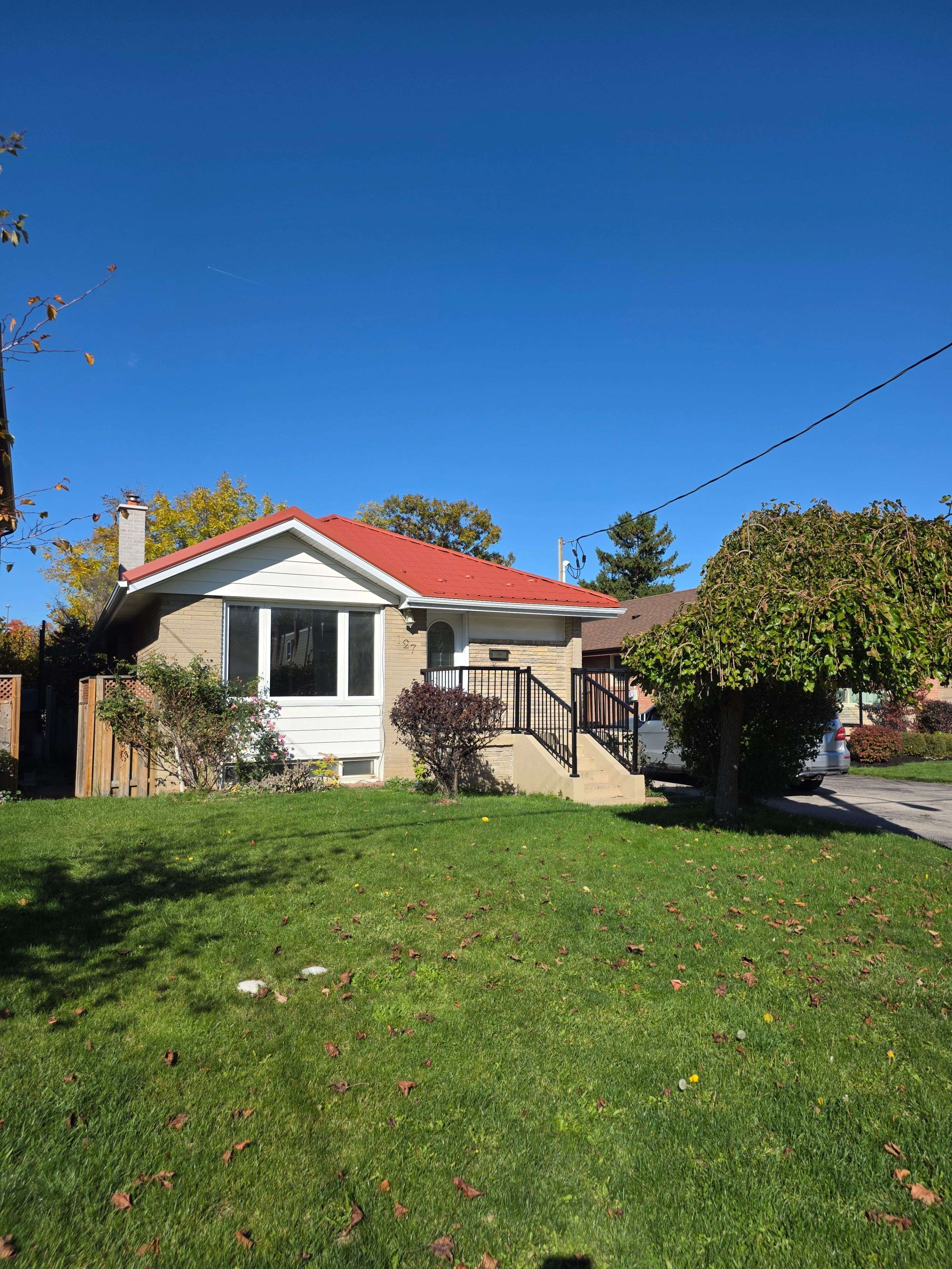 Toronto E04, ON M1R 4W2,127 Budea CRES