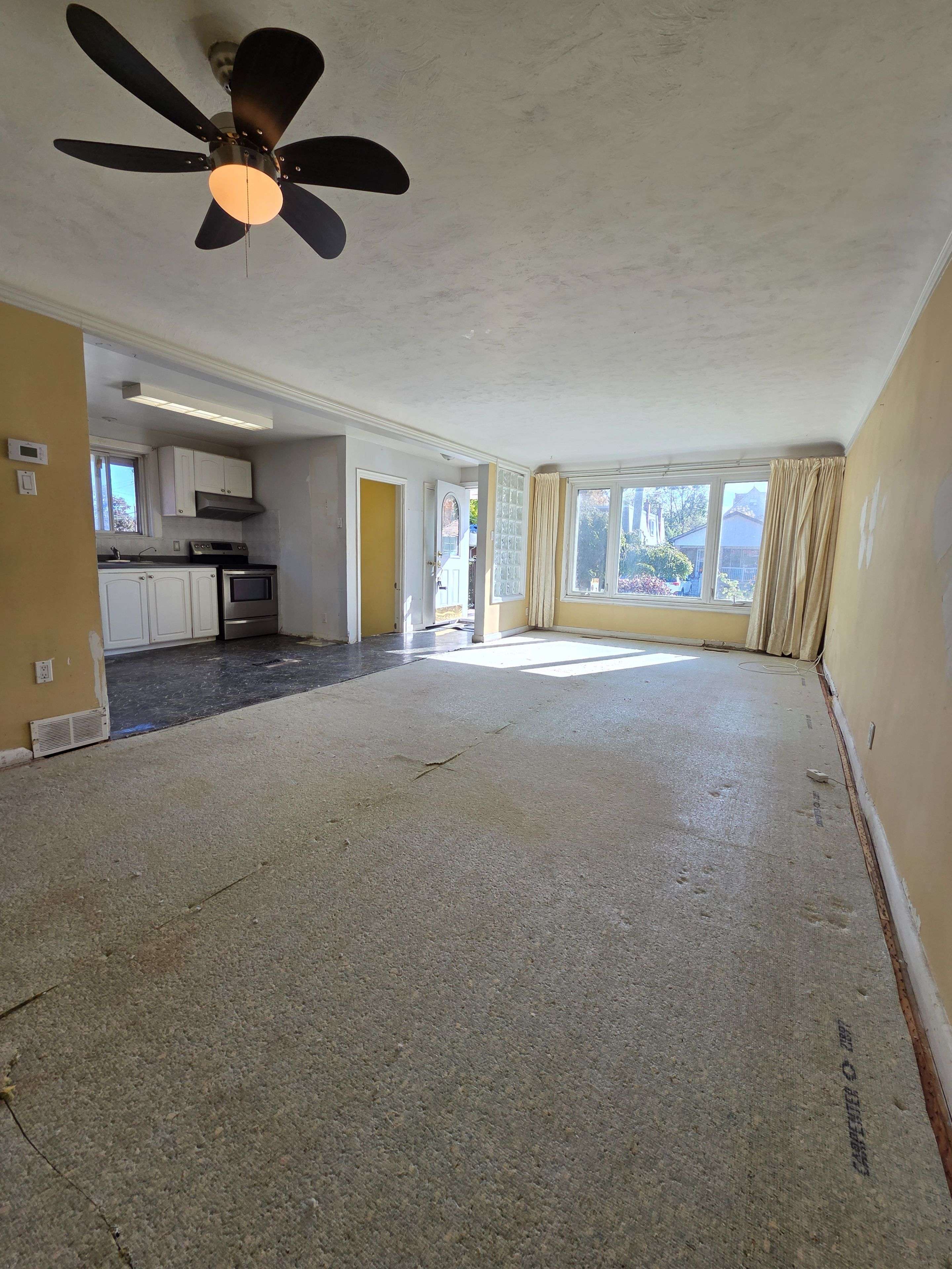 Toronto E04, ON M1R 4W2,127 Budea CRES