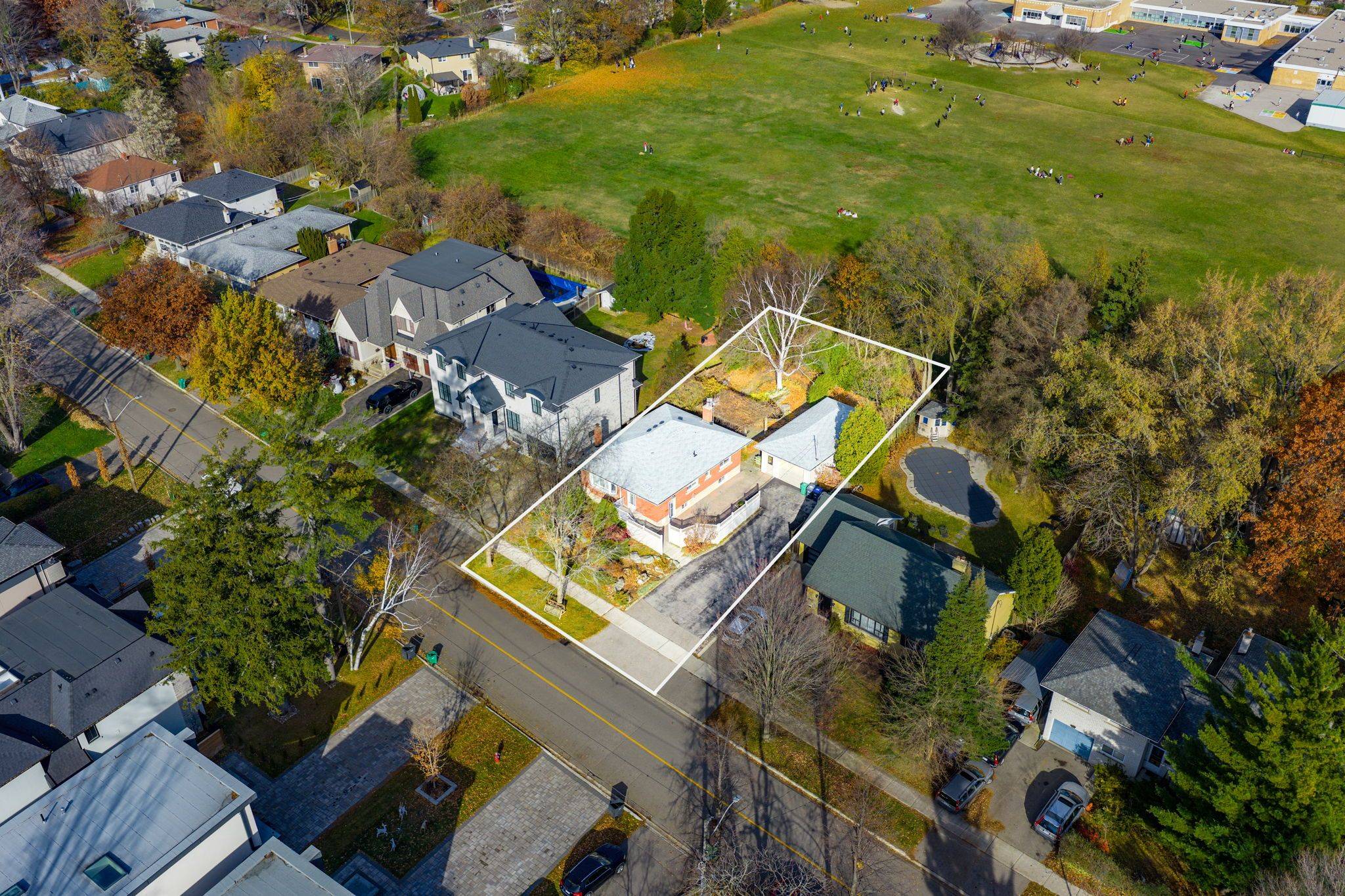 Mississauga, ON L5G 4B3,1361 Kenmuir AVE