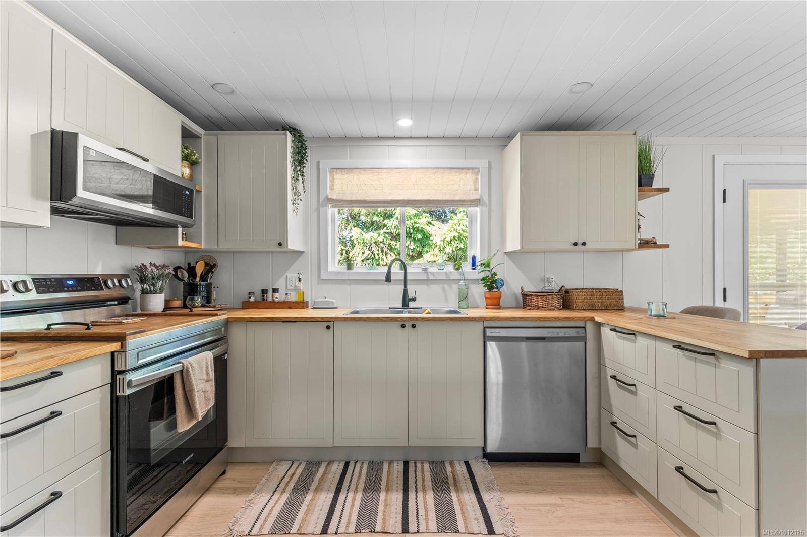 Campbell River, BC V9W 4R8,1451 Perkins Rd #13