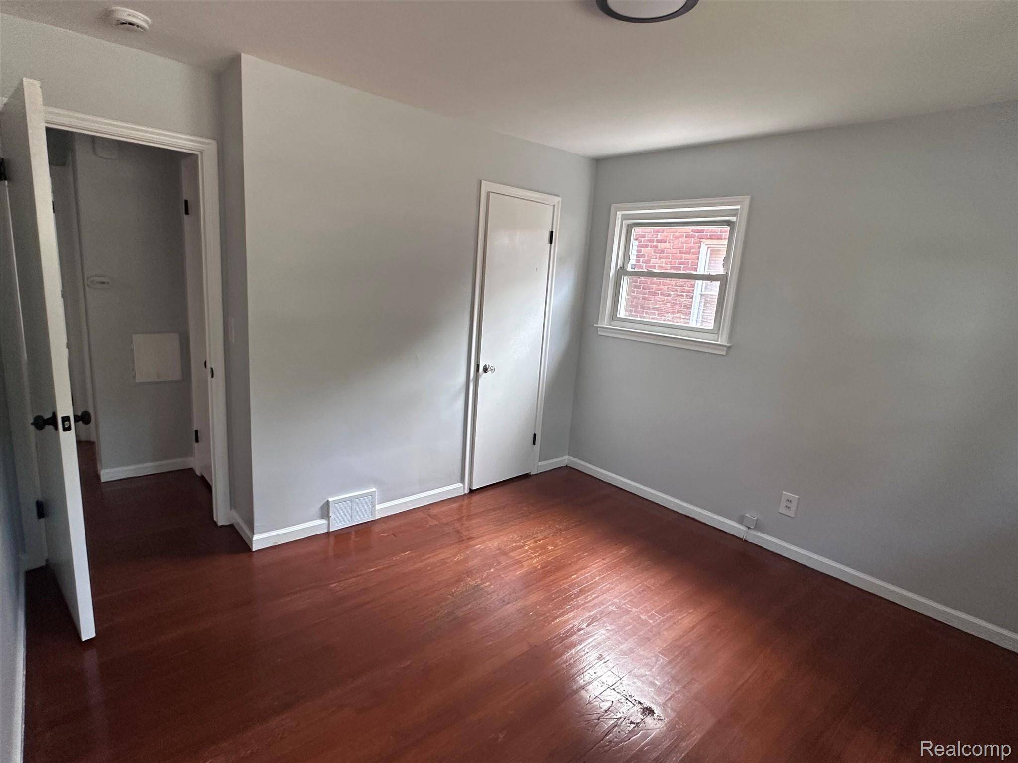 Harper Woods, MI 48225,20490 Country Club DR