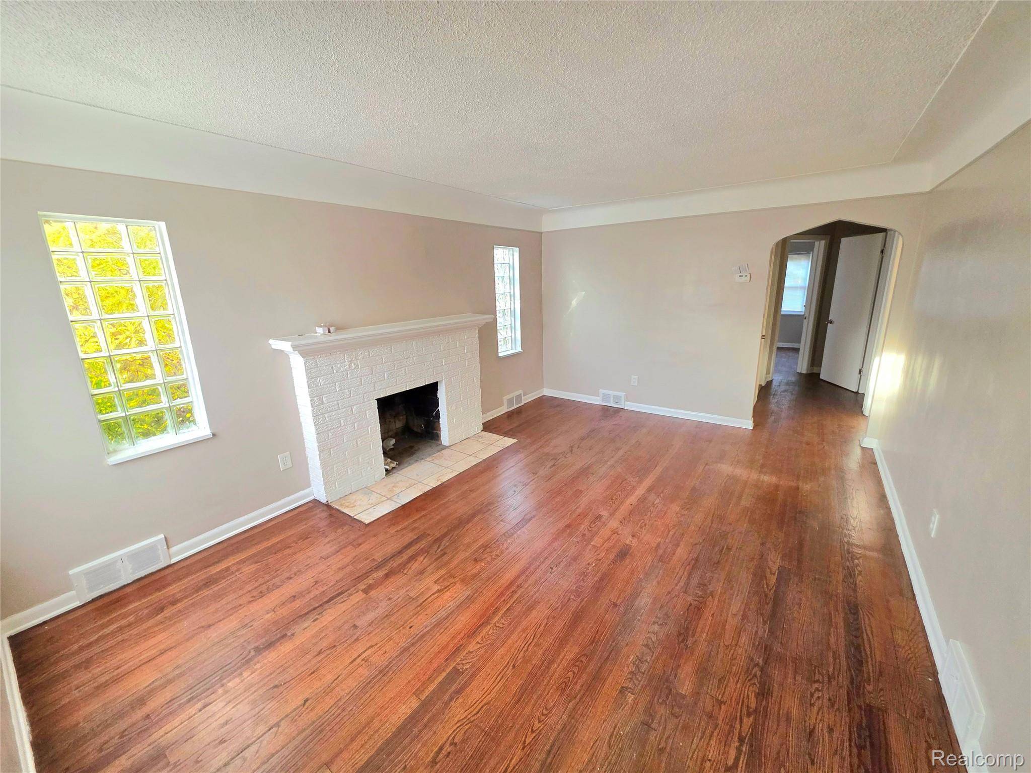 Detroit, MI 48224,9314 Harvard RD