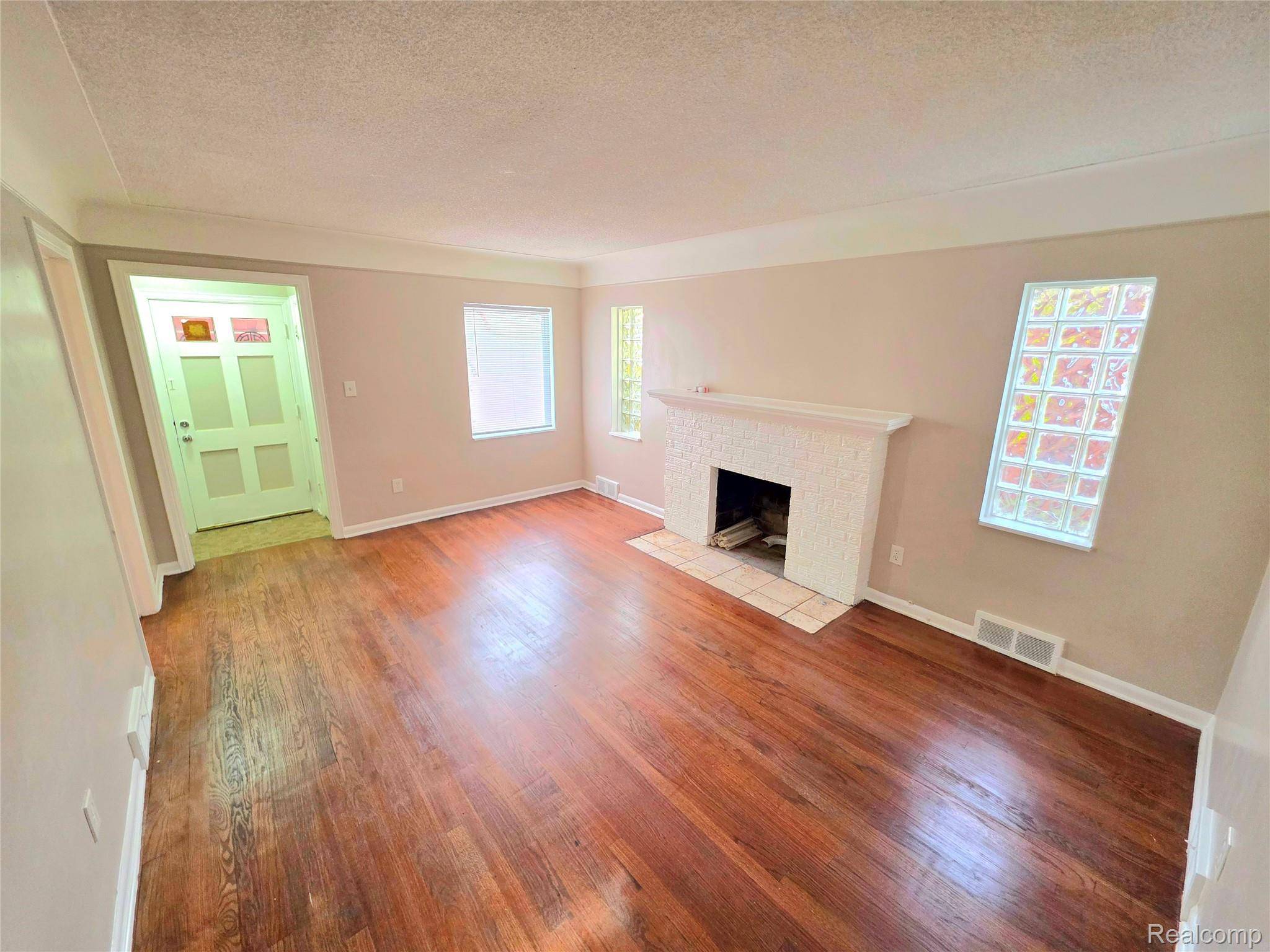 Detroit, MI 48224,9314 Harvard RD