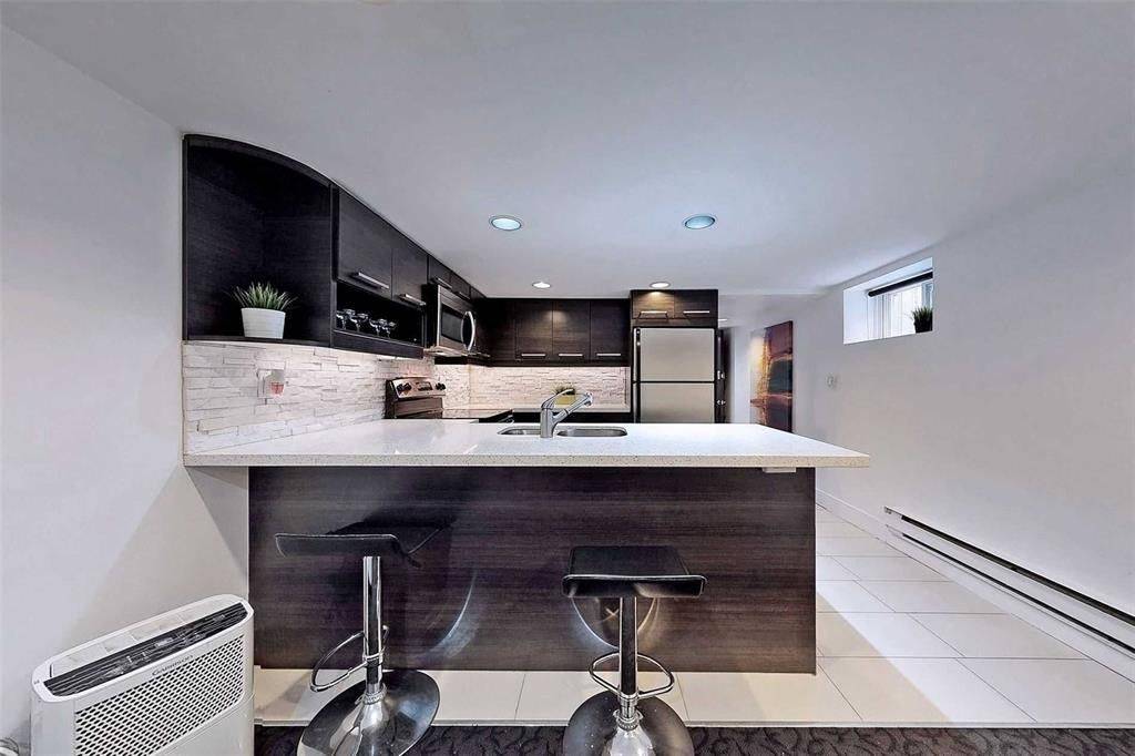 Toronto C10, ON M4S 2P7,4 Belle Ayre BLVD #Lower