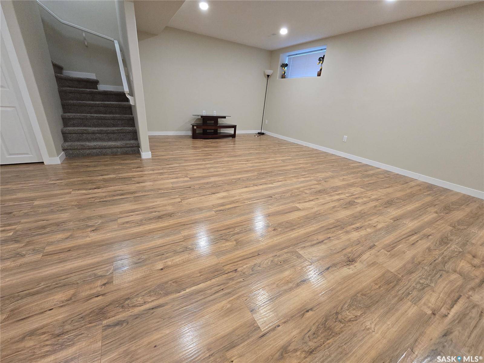 Saskatoon, SK S7T 0Z1,315 Dickson CRESCENT #127