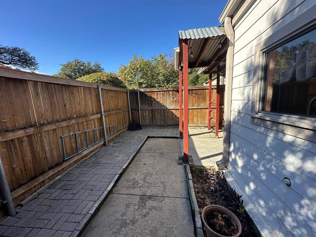 Dallas, TX 75240,13701 Brookgreen Circle