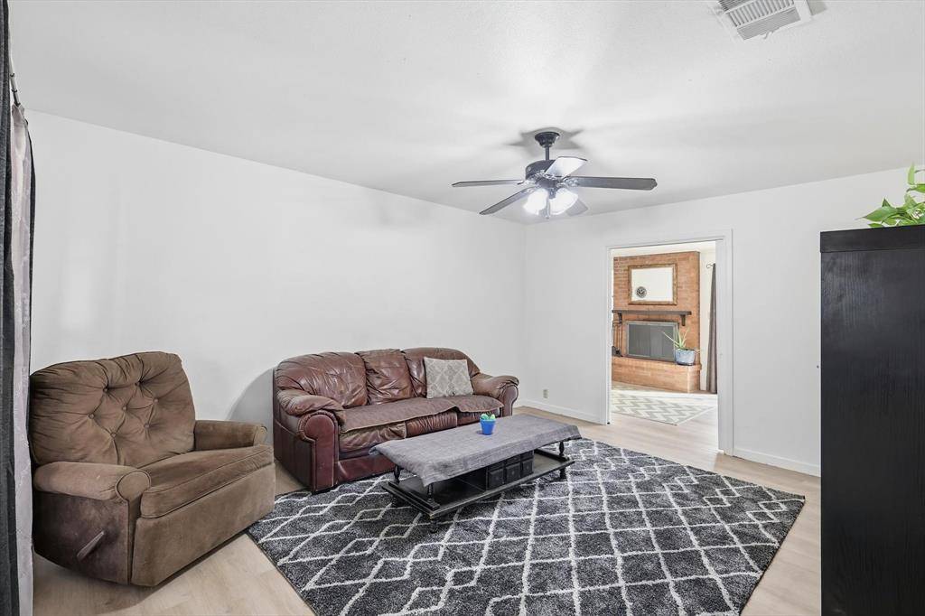 Sanger, TX 76266,612 N 10th Street