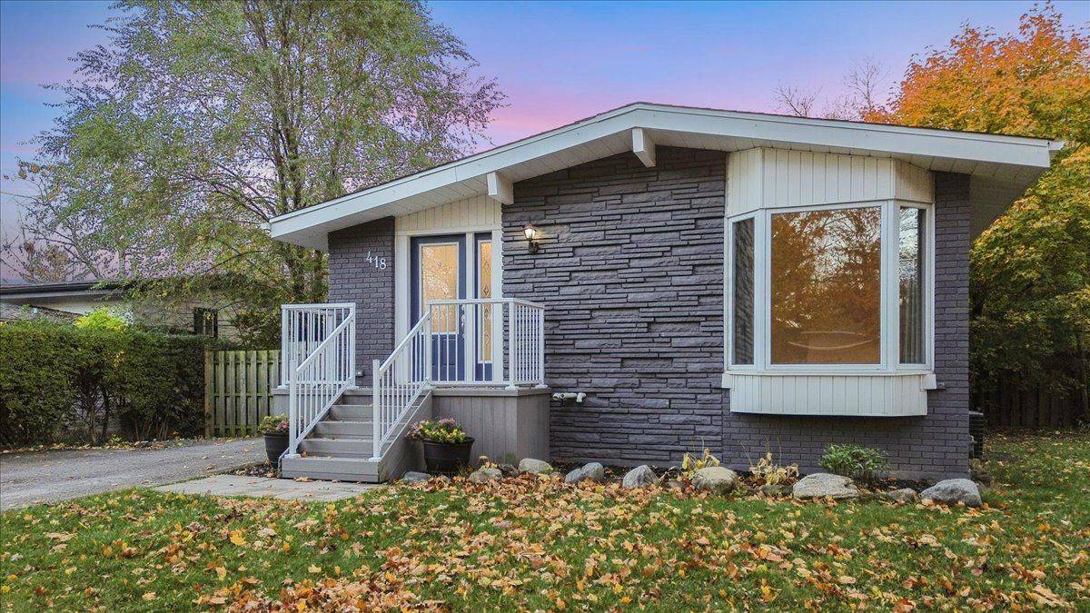 Burlington, ON L7L 3S5,418 Norrie CRES