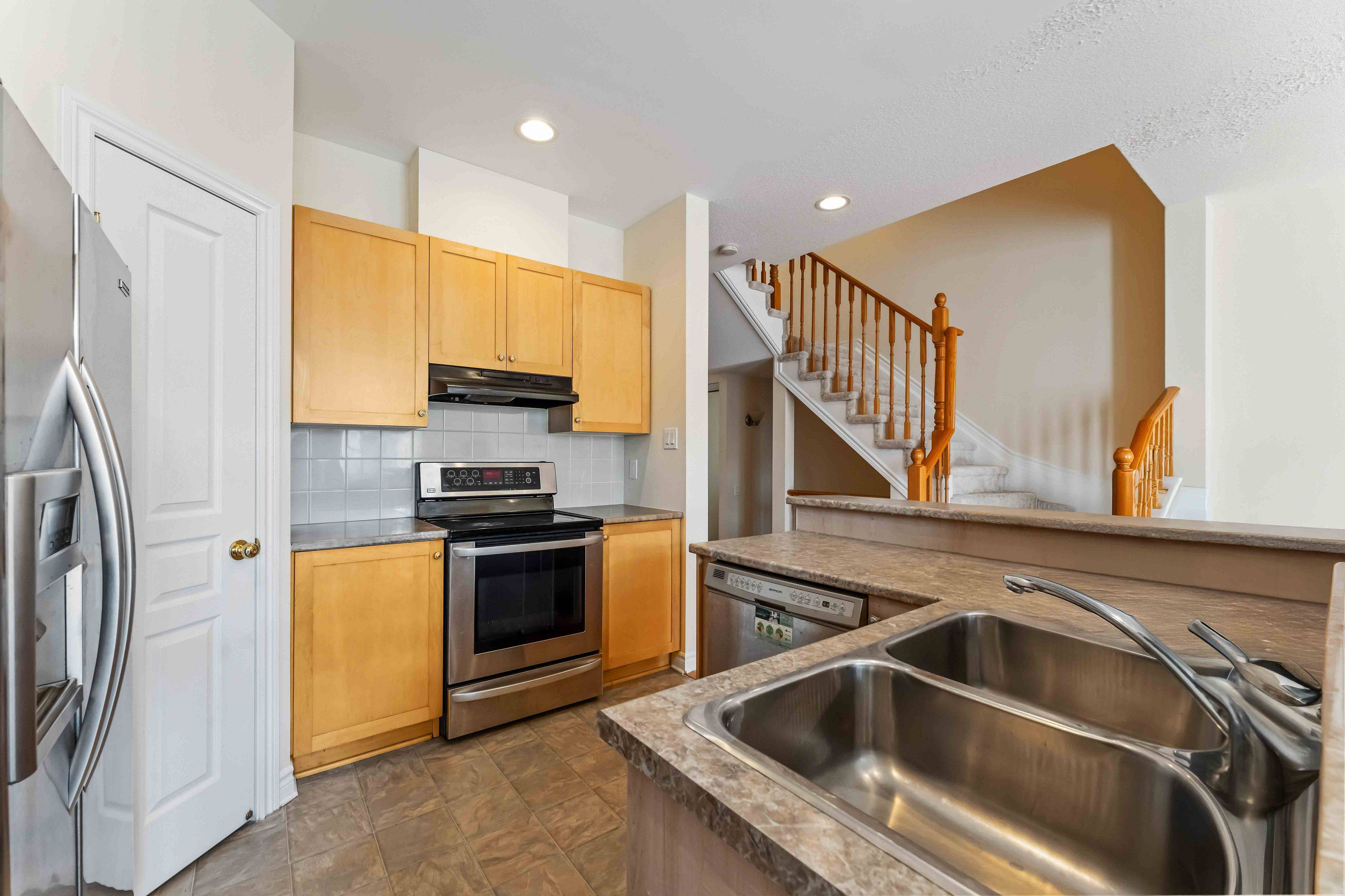 Kanata, ON K2M 0A6,241 Waymark CRES