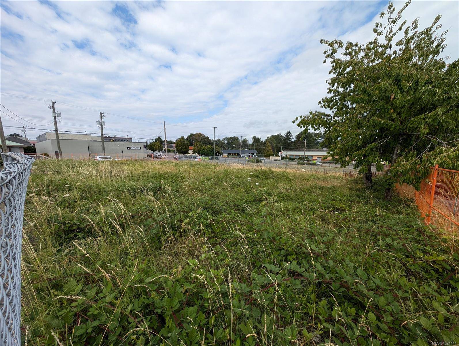 Courtenay, BC V9N 8H5,310 11th St