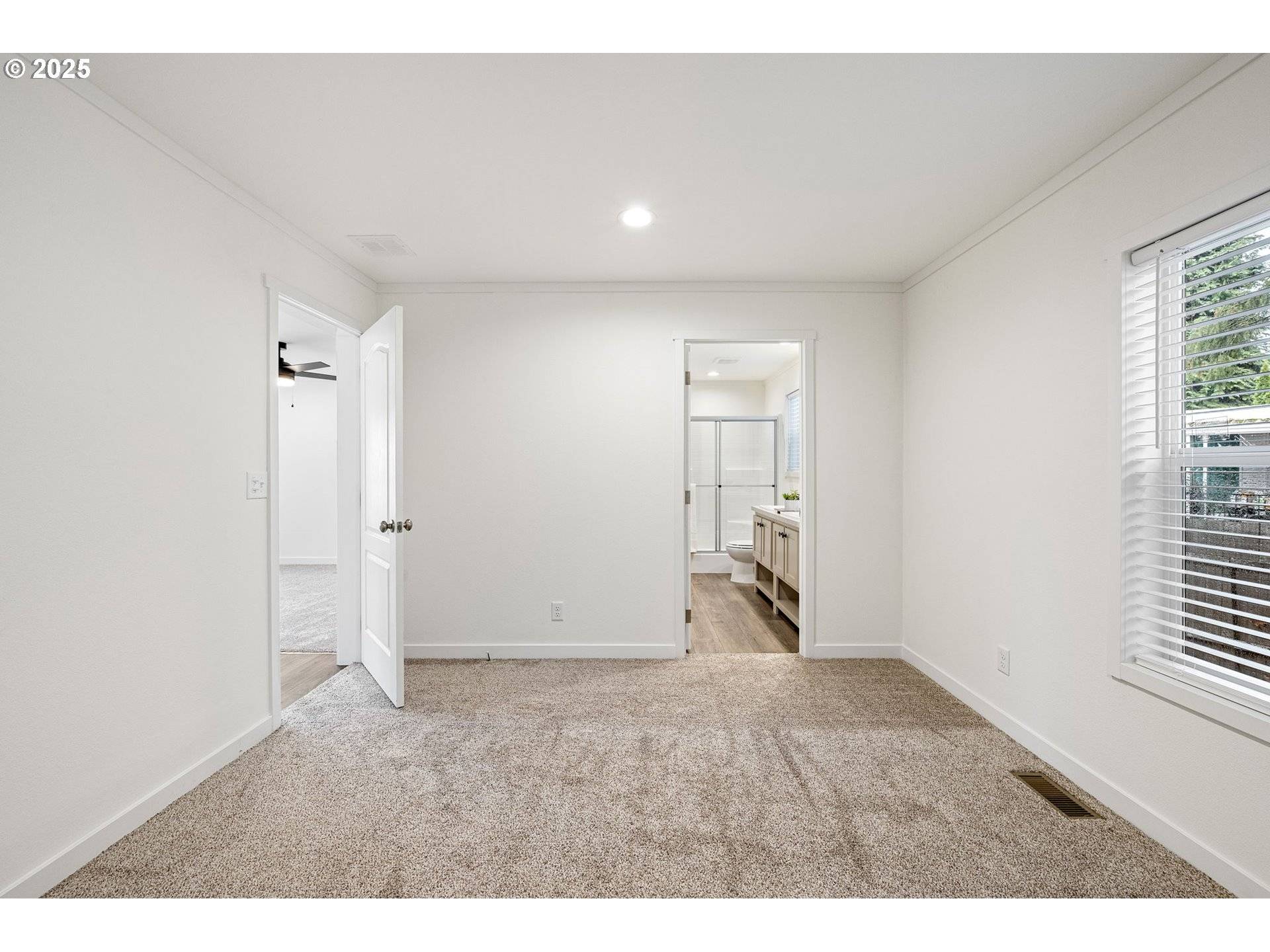 Eugene, OR 97402,4900 ROYAL AVE #3