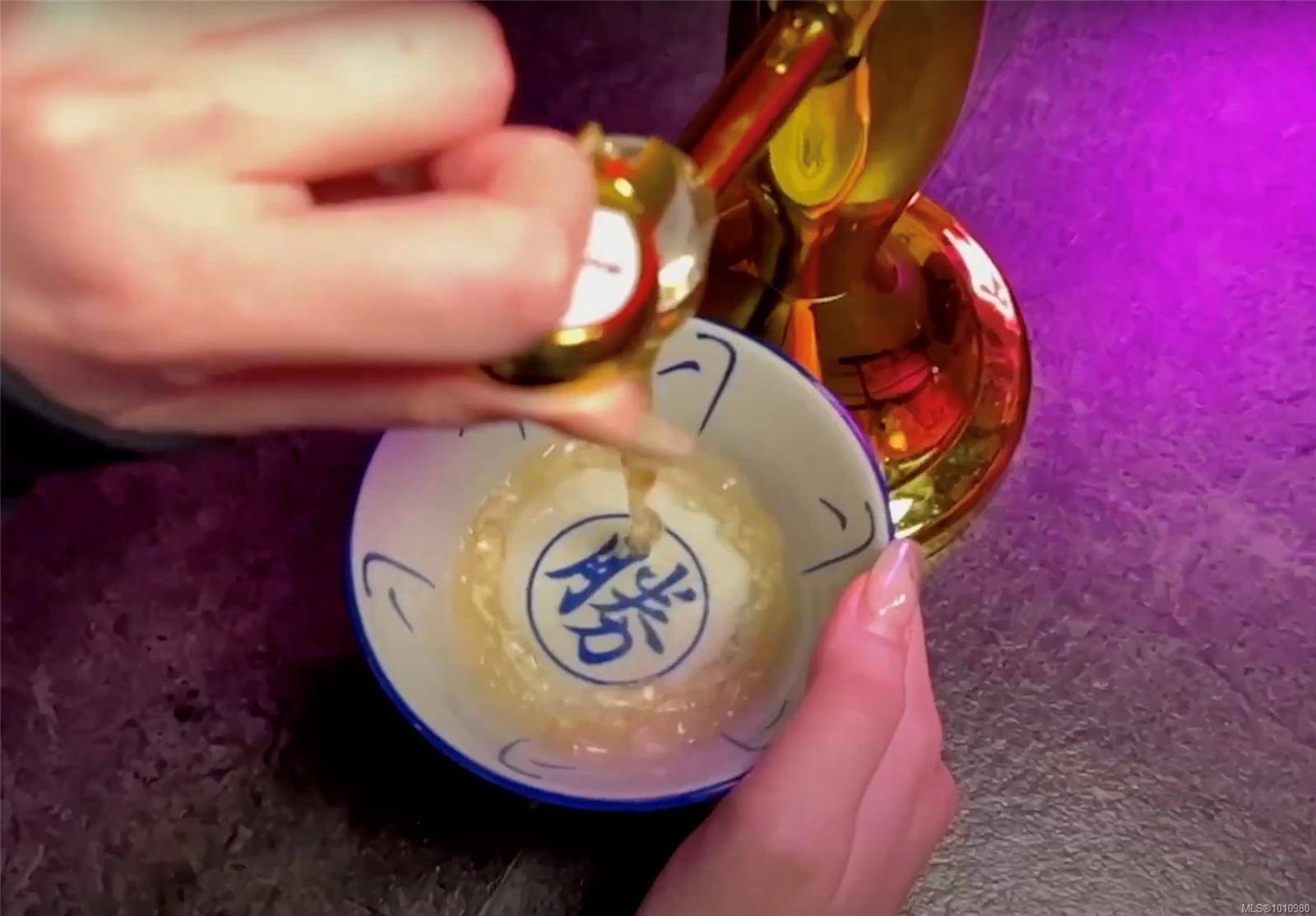 Victoria, BC V8W 2H3,990 Blanshard St