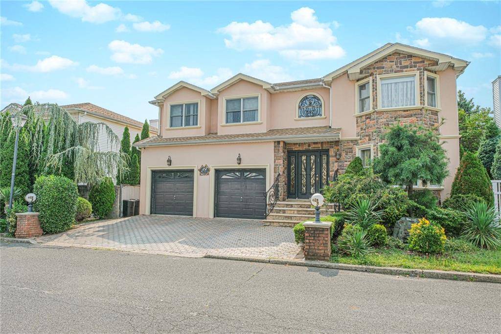 Tottenville, NY 10307,27 Honey LN