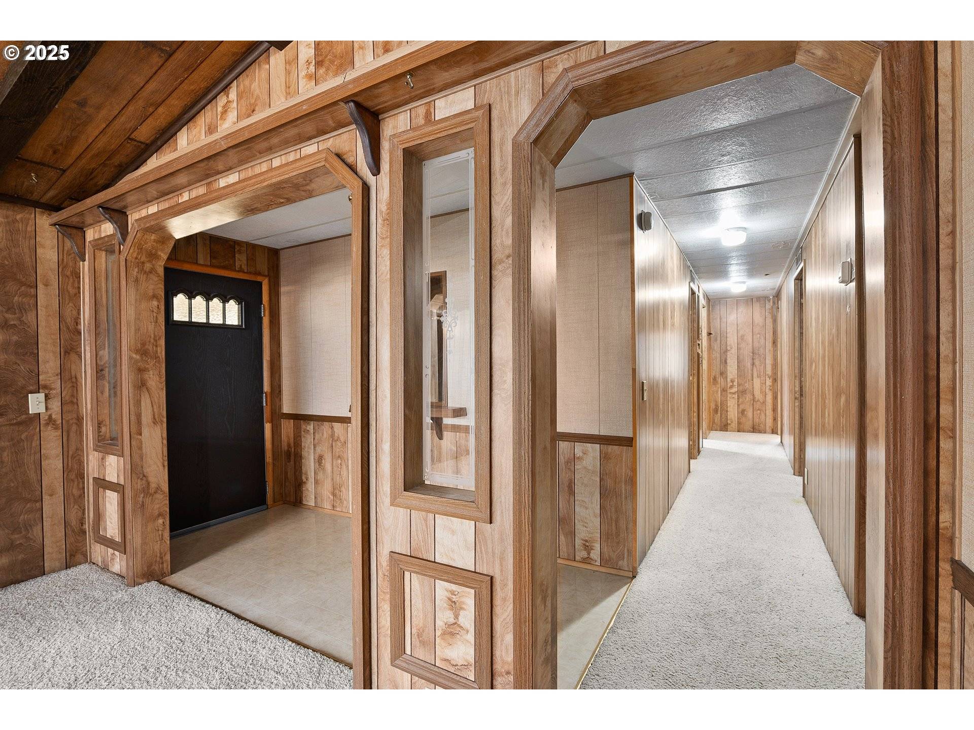 White City, OR 97503,5209 BEAGLE RD