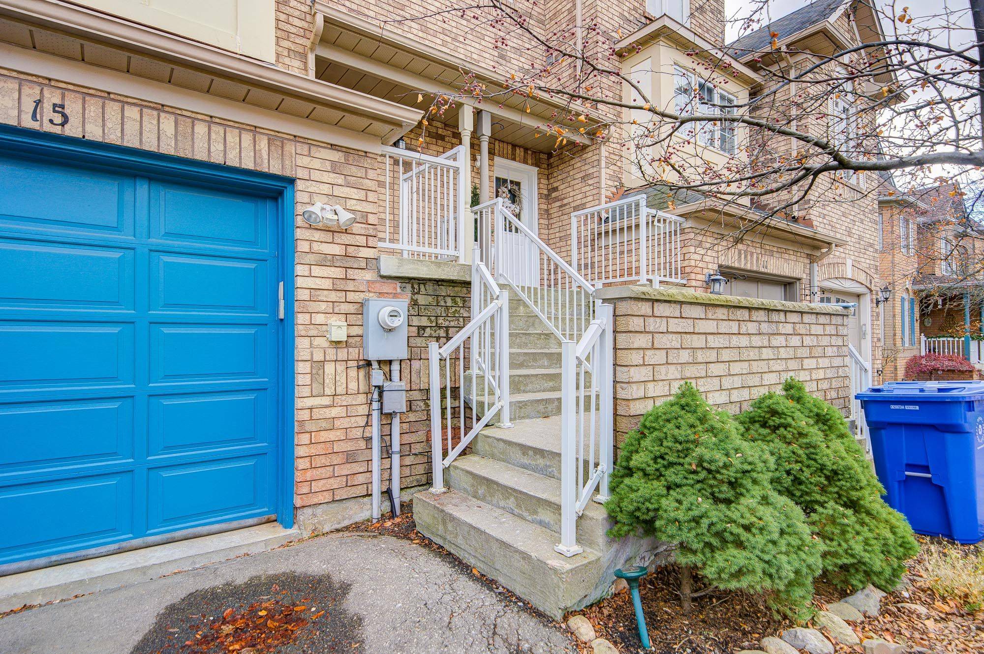 Aurora, ON L4G 7J2,15 Bowler ST