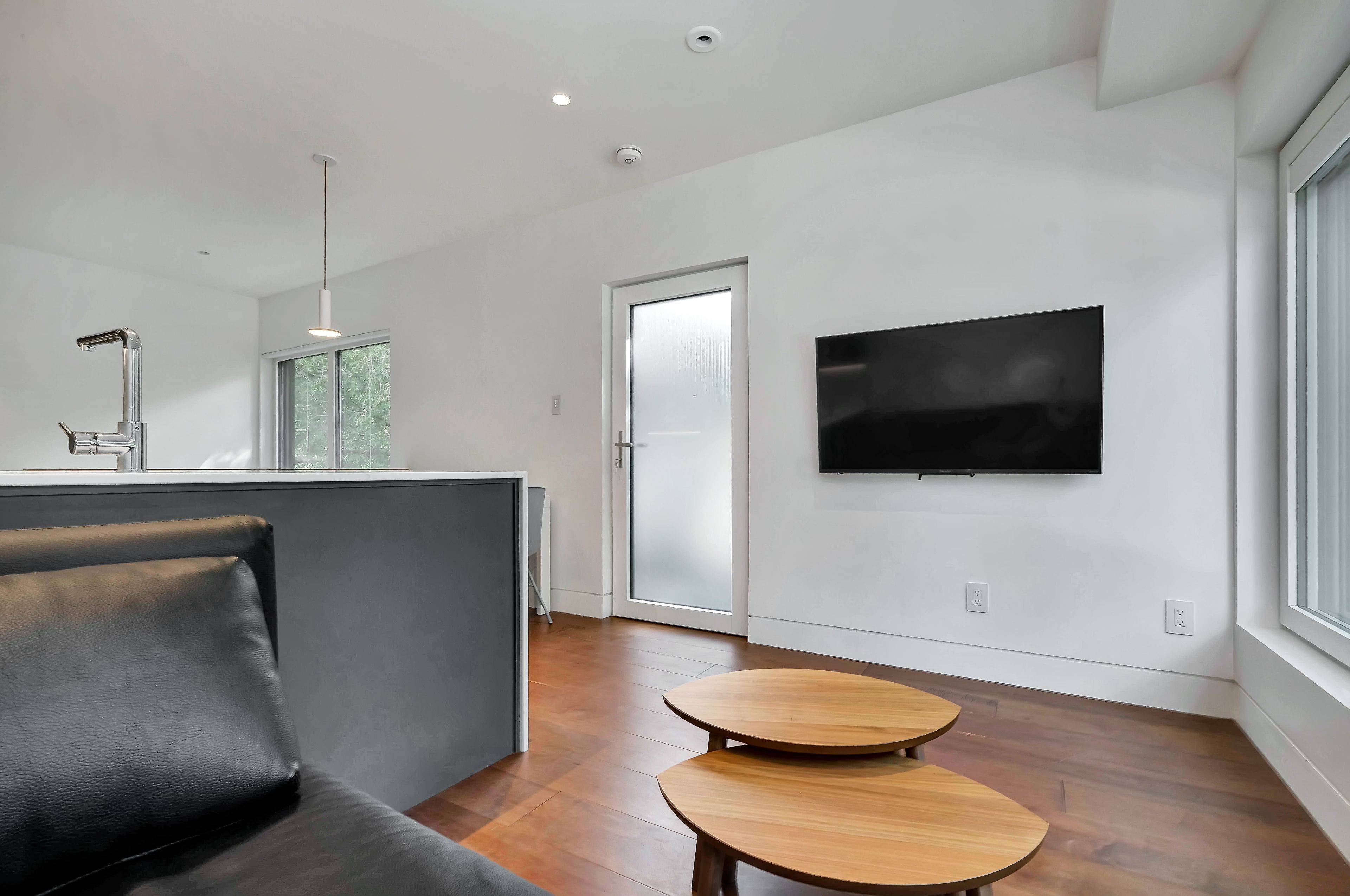 Tunneys Pasture And Ottawa West, ON K1Y 2K7,71 Clearview AVE