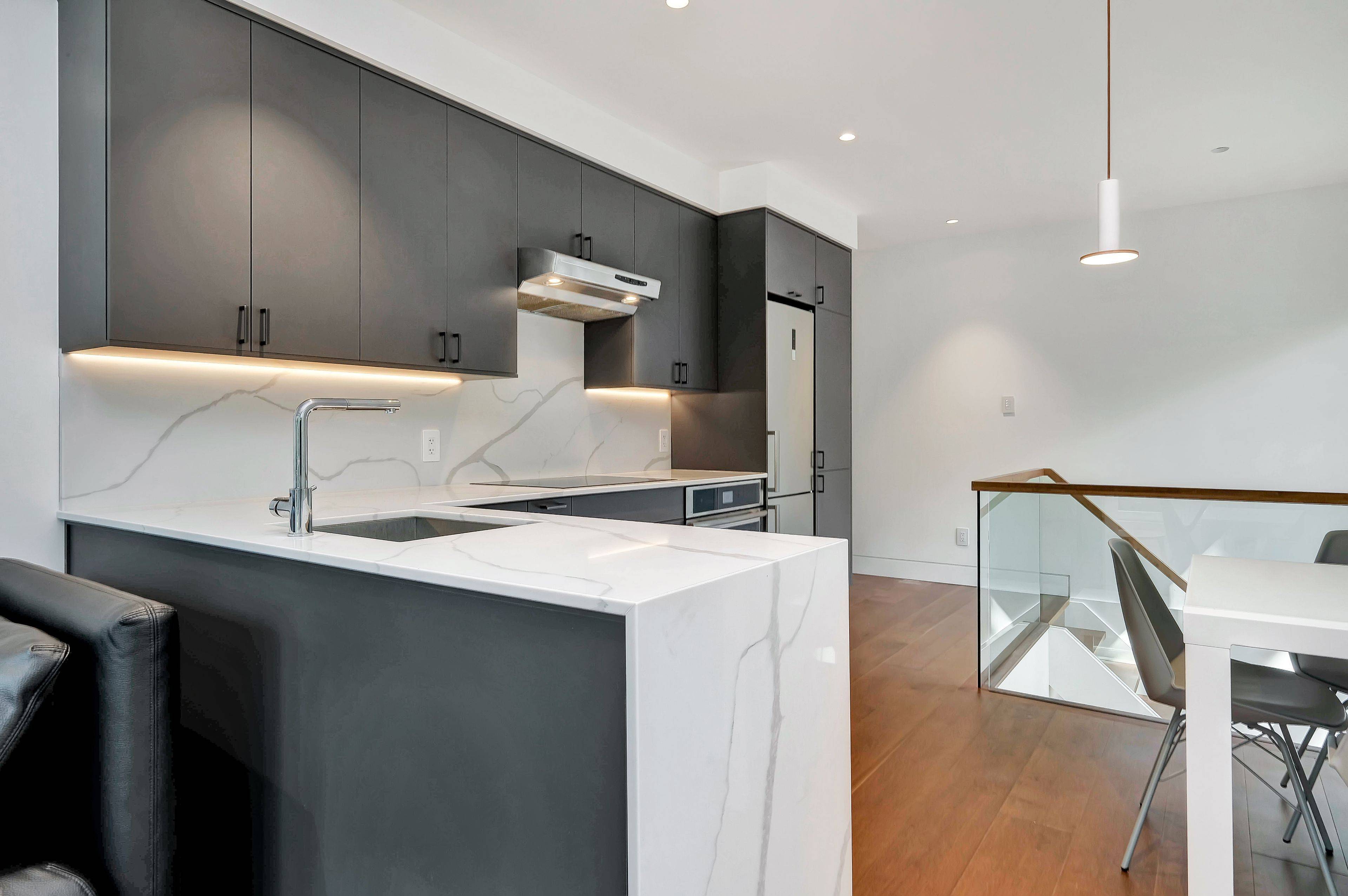 Tunneys Pasture And Ottawa West, ON K1Y 2K7,71 Clearview AVE