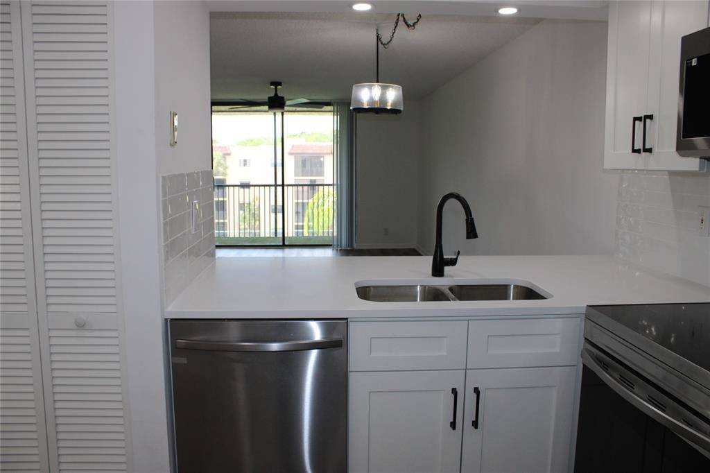 Plantation, FL 33324,10501 W Broward Blvd #403