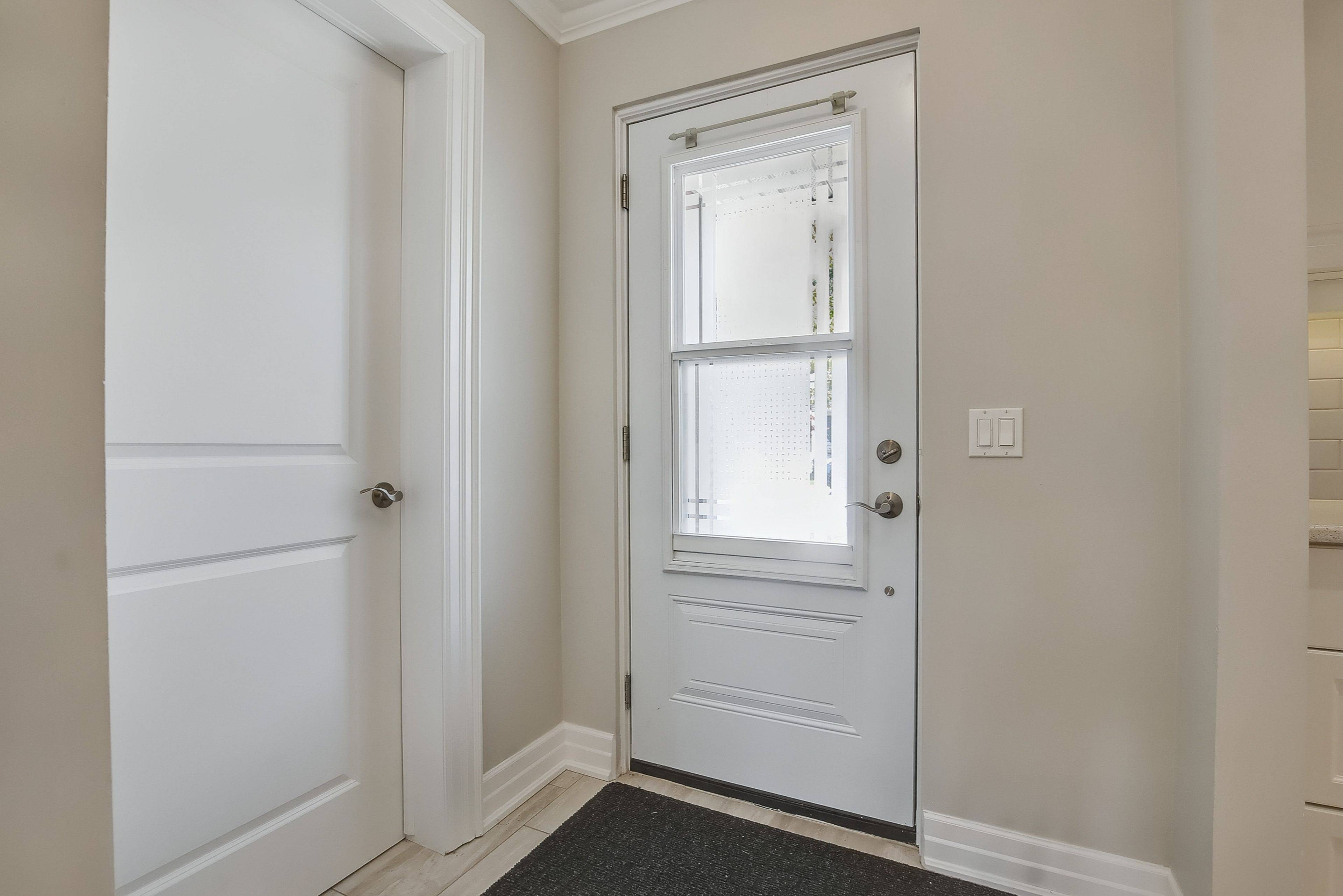 Hamilton, ON L9B 1T8,47 SZOLLOSY CIR