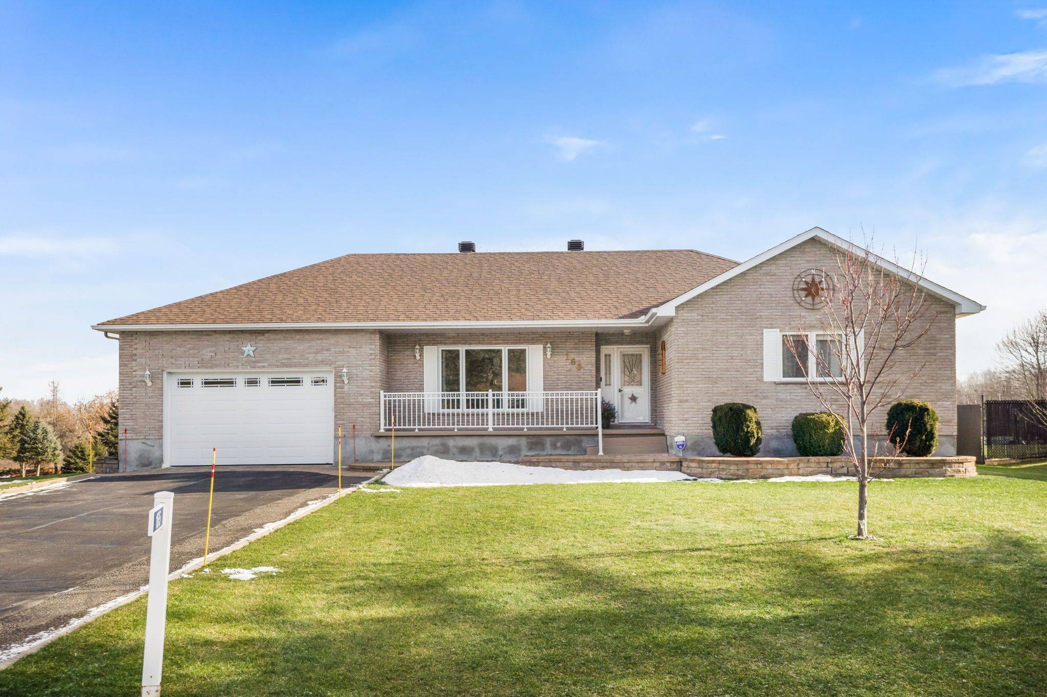 Champlain, ON K0B 1K0,165 Eliza ST